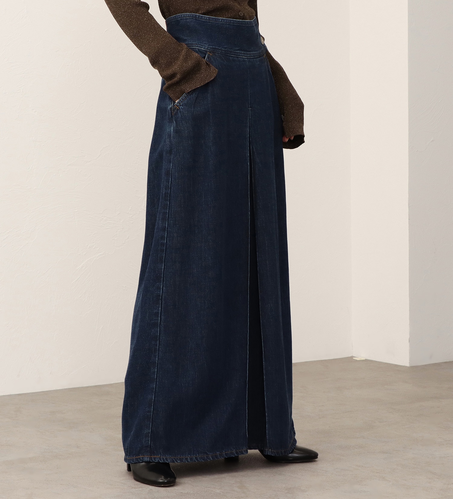 SOMETHING(サムシング)の【予約】atelier SOMETHING drape FRONT PLEATS SKIRT/ドレープフロントプリーツデニムスカート|スカート/デニムスカート/レディース|中色ブルー