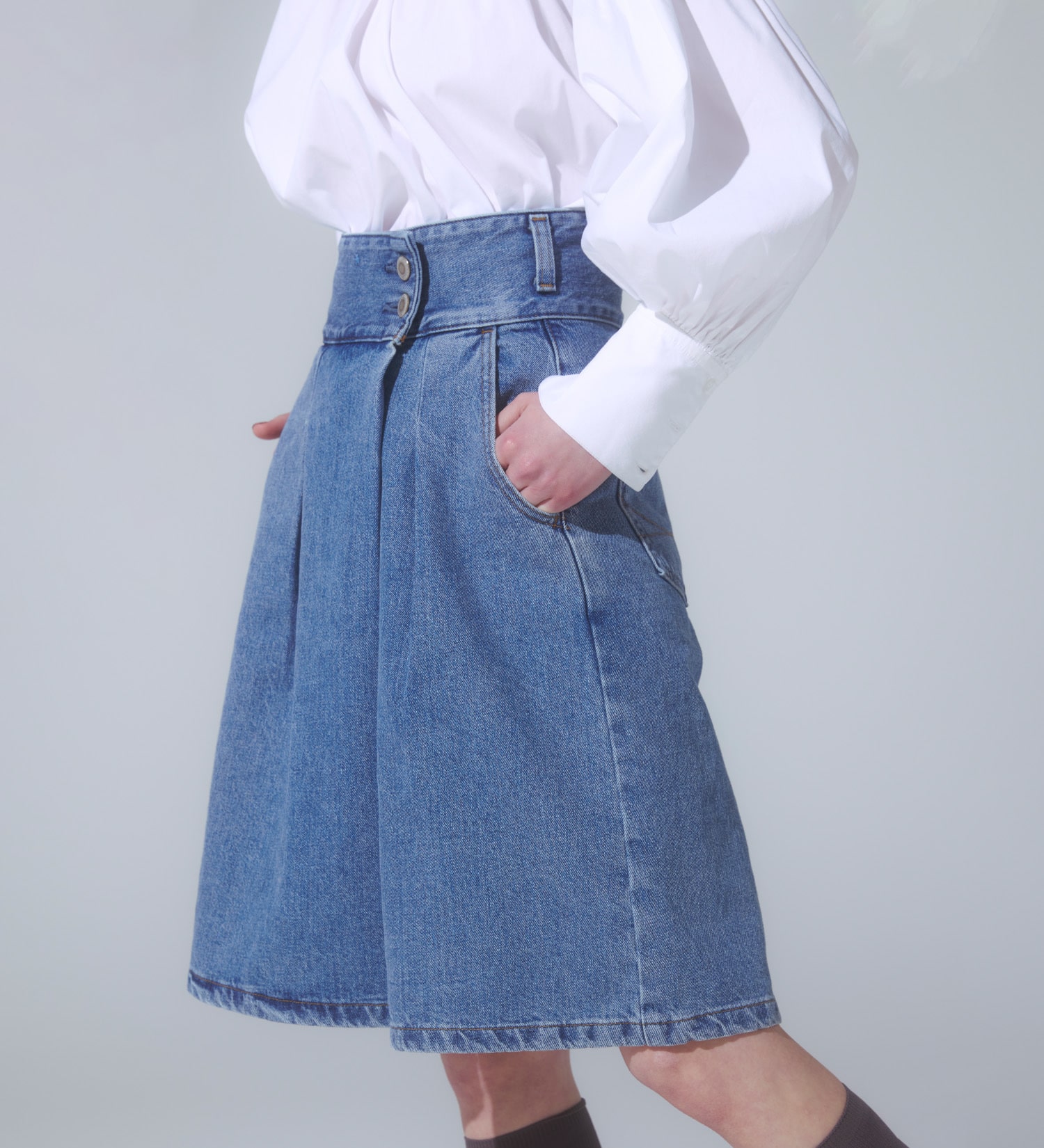 SOMETHING(サムシング)の【予約】atelier SOMETHING WRAP SHORTS/ラップデニムショーツ|//レディース|淡色ブルー