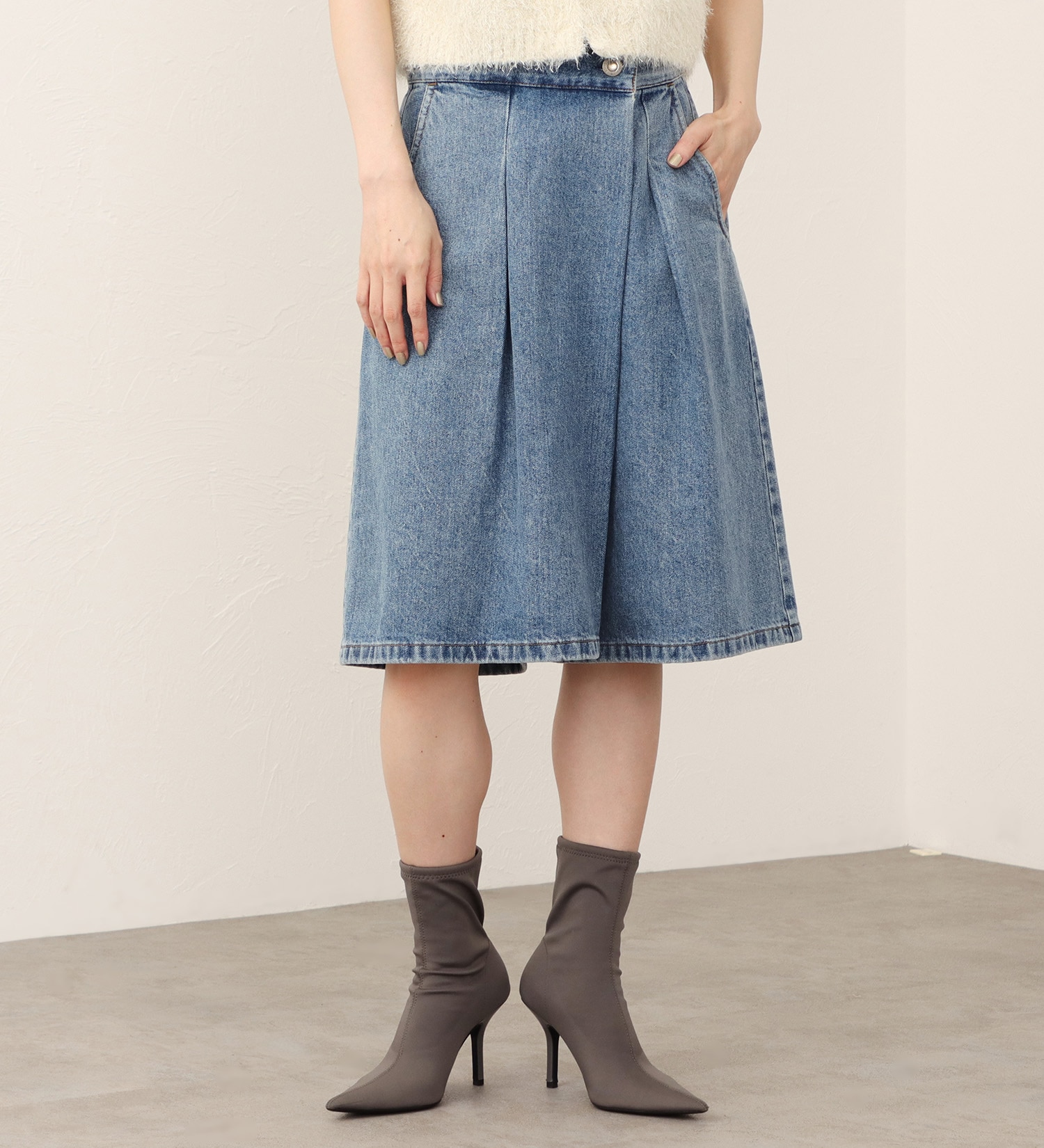 SOMETHING(サムシング)の【予約】atelier SOMETHING WRAP SHORTS/ラップデニムショーツ|//レディース|淡色ブルー