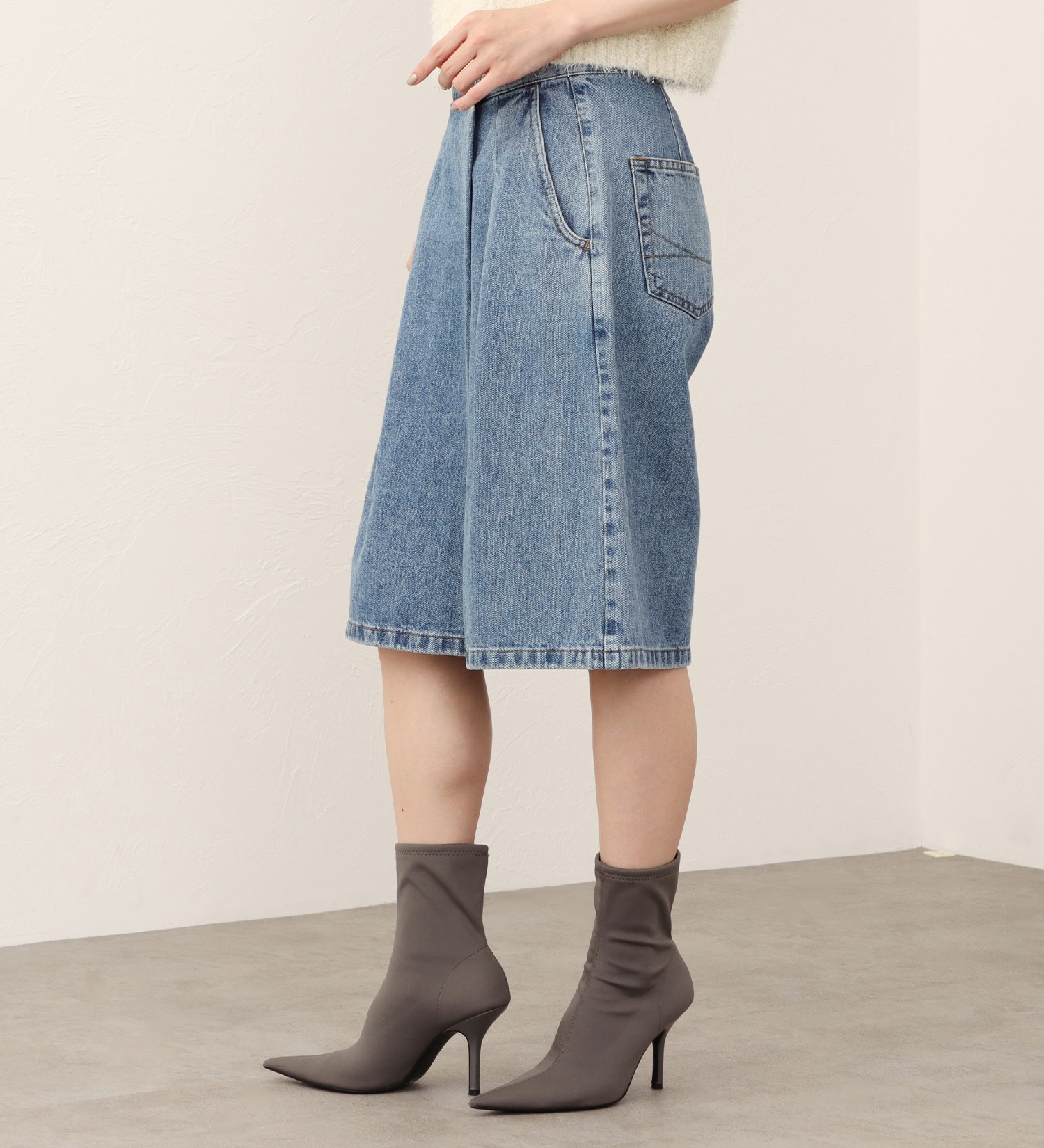 SOMETHING(サムシング)の【予約】atelier SOMETHING WRAP SHORTS/ラップデニムショーツ|//レディース|淡色ブルー