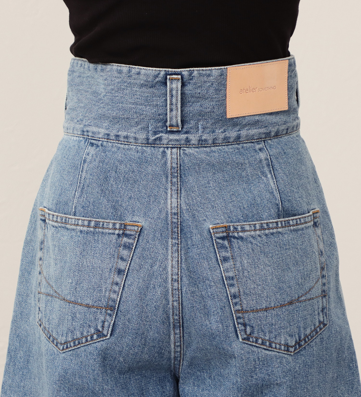 SOMETHING(サムシング)の【予約】atelier SOMETHING WRAP SHORTS/ラップデニムショーツ|//レディース|淡色ブルー