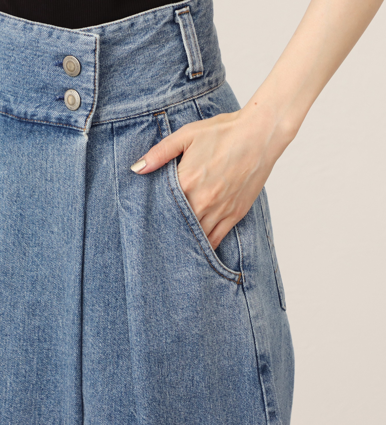 SOMETHING(サムシング)の【予約】atelier SOMETHING WRAP SHORTS/ラップデニムショーツ|//レディース|淡色ブルー
