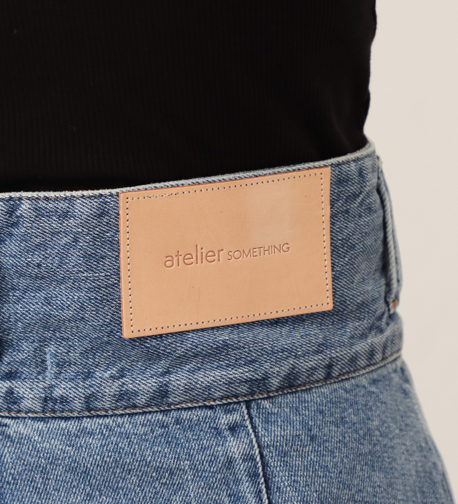 SOMETHING(サムシング)の【予約】atelier SOMETHING WRAP SHORTS/ラップデニムショーツ|//レディース|淡色ブルー