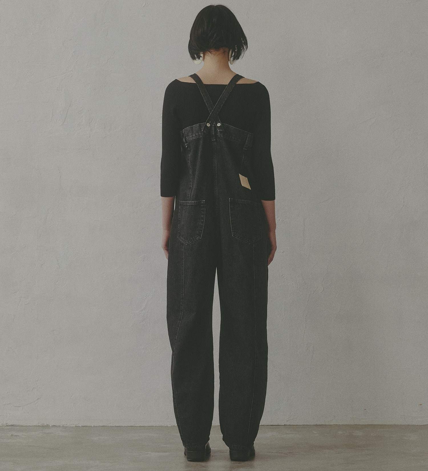 SOMETHING(サムシング)の【予約】atelier SOMETHING W KNEE SALOPETTE/マルチウェイデニムベアサロペット/オールインワン|オールインワン/サロペット/オーバーオール/レディース|ブラックデニム