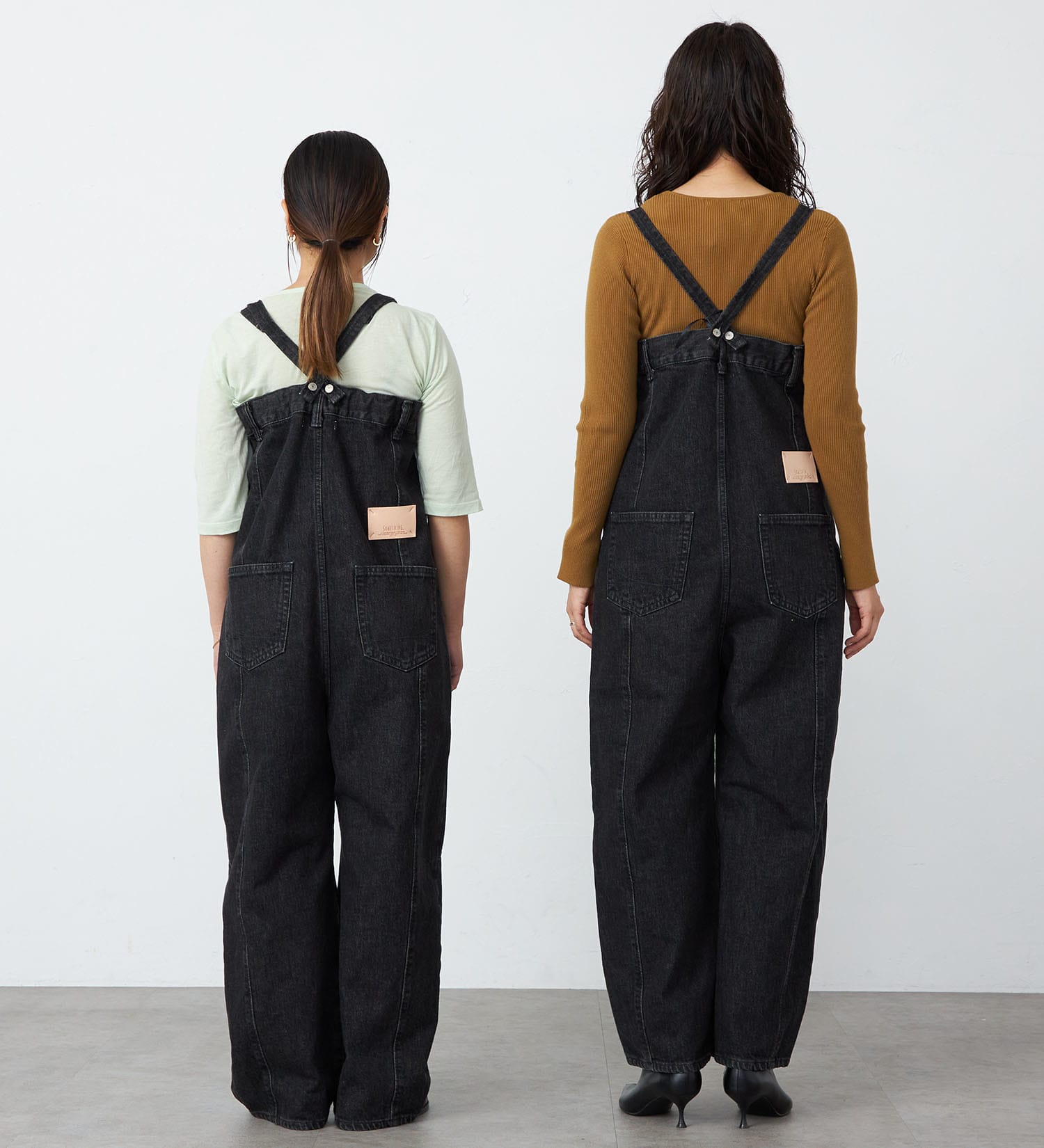 SOMETHING(サムシング)の【試着対象】atelier SOMETHING W KNEE SALOPETTE/マルチウェイデニムベアサロペット/オールインワン|オールインワン/サロペット/オーバーオール/レディース|ブラックデニム