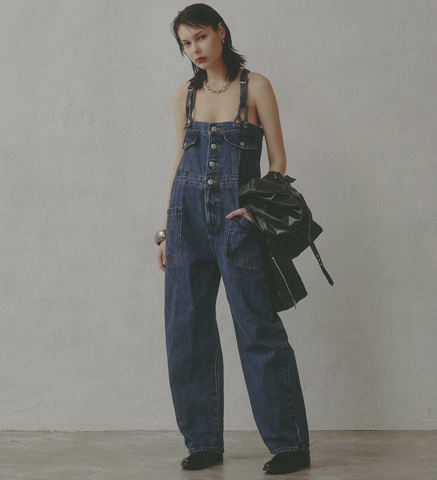 SOMETHING(サムシング)の【予約】atelier SOMETHING  BUTTON UP SALOPETTE/アトリエサムシング2WAYデニムサロペット|オールインワン/サロペット/オーバーオール/レディース|中色ブルー