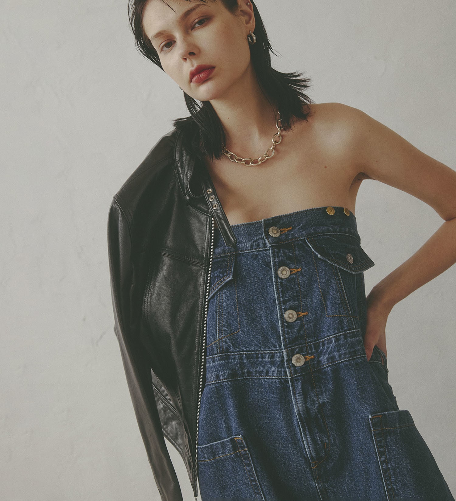 SOMETHING(サムシング)の【予約】atelier SOMETHING  BUTTON UP SALOPETTE/アトリエサムシング2WAYデニムサロペット|オールインワン/サロペット/オーバーオール/レディース|中色ブルー