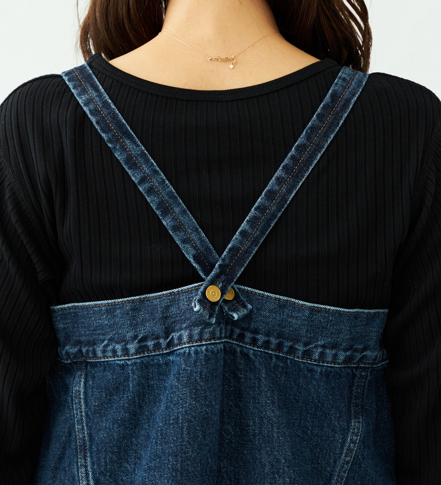 SOMETHING(サムシング)の【予約】atelier SOMETHING  BUTTON UP SALOPETTE/アトリエサムシング2WAYデニムサロペット|オールインワン/サロペット/オーバーオール/レディース|中色ブルー