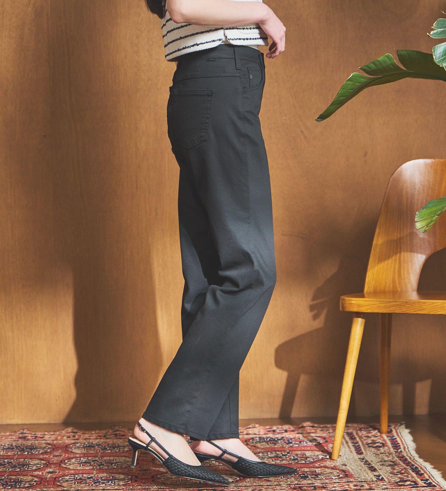 SOMETHING(サムシング)の【百貨店・直営店限定】SOMETHING printemps 股上深め ストレートデニムパンツ|パンツ/デニム/ジーンズパンツ/レディース|ブラック