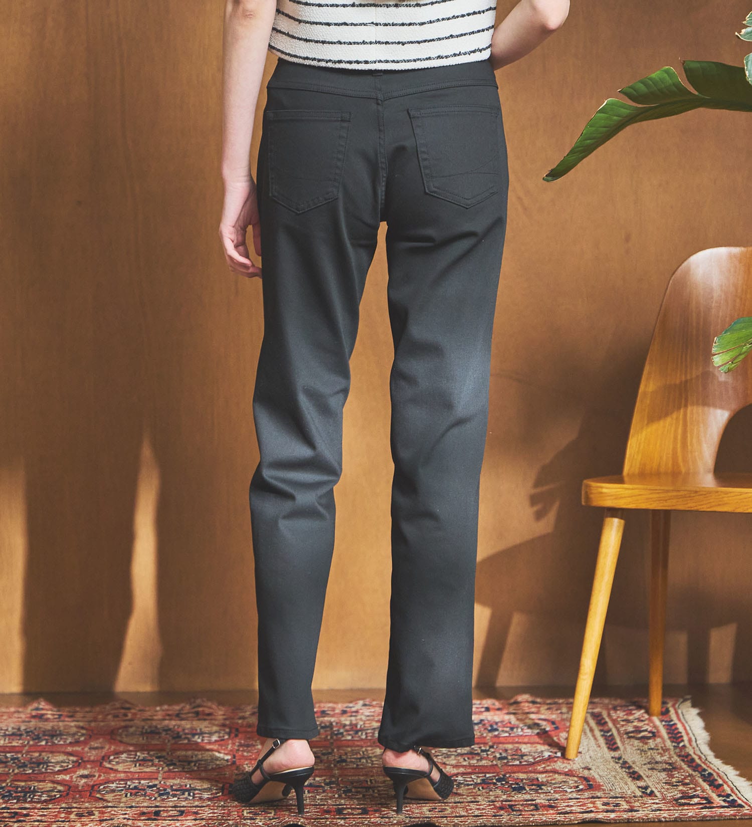 SOMETHING(サムシング)の【百貨店・直営店限定】SOMETHING printemps 股上深め ストレートデニムパンツ|パンツ/デニム/ジーンズパンツ/レディース|ブラック