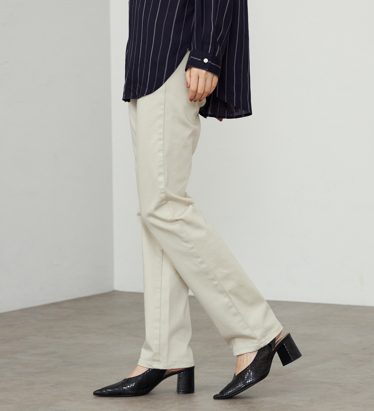 SOMETHING(サムシング)の【百貨店・直営店限定】SOMETHING printemps 股上深め ストレートデニムパンツ|パンツ/デニム/ジーンズパンツ/レディース|サンドベージュ