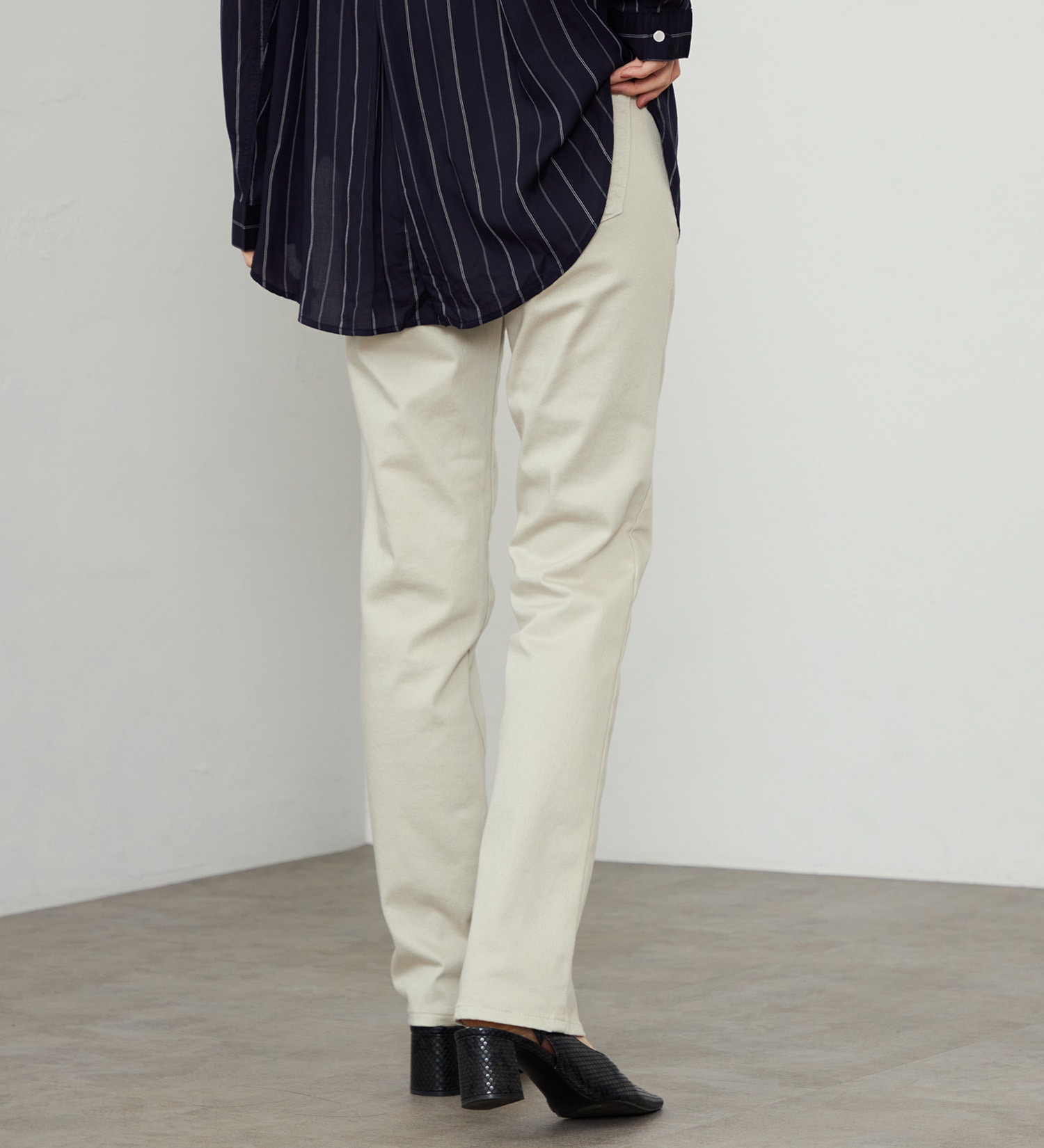 SOMETHING(サムシング)の【百貨店・直営店限定】SOMETHING printemps 股上深め ストレートデニムパンツ|パンツ/デニム/ジーンズパンツ/レディース|サンドベージュ