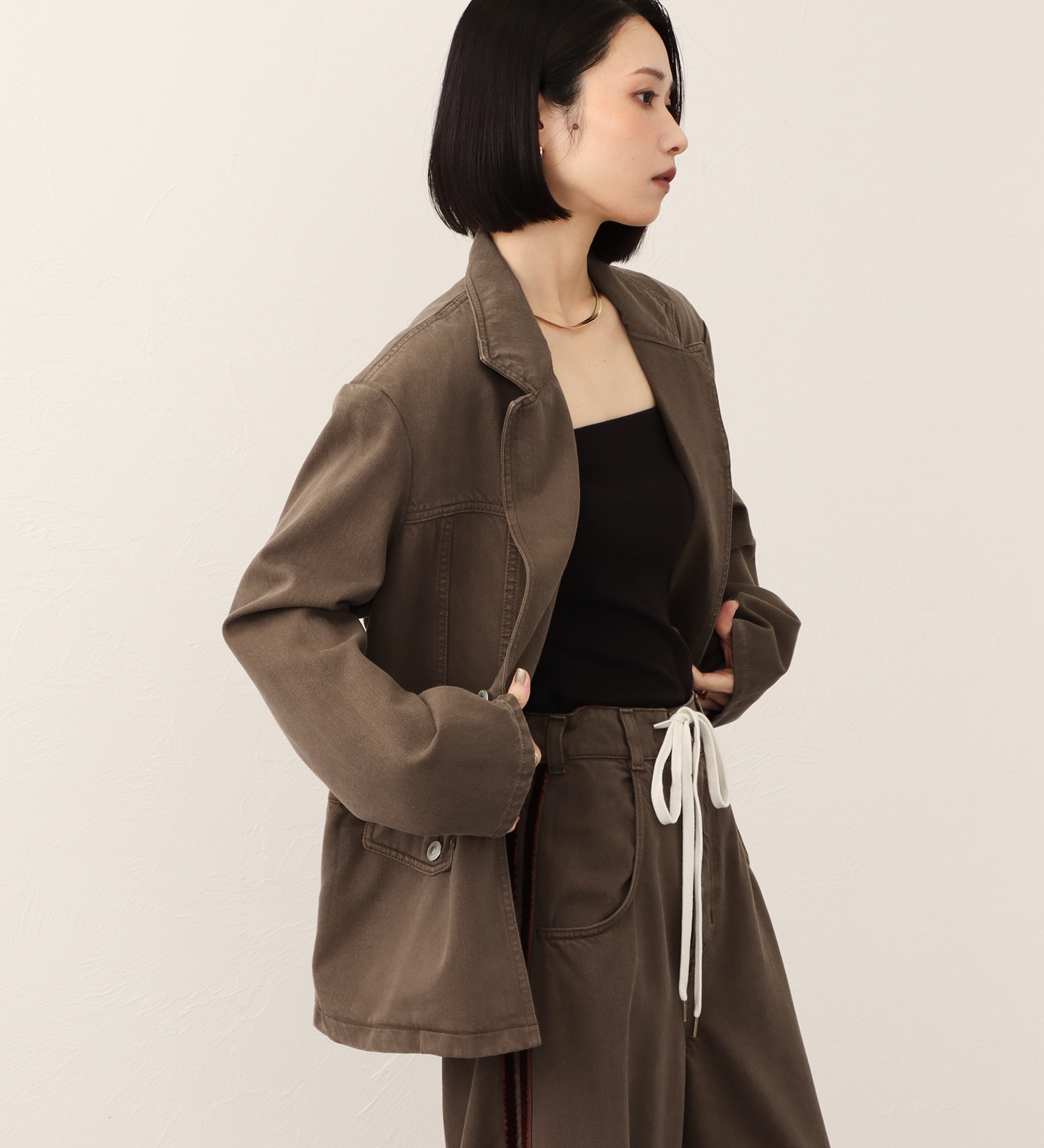 SOMETHING(サムシング)の【予約】atelier SOMETHING drape TAYLORED JACKET/ドレープテーラードデニムジャケット|ジャケット/アウター/テーラードジャケット/レディース|ブラウン
