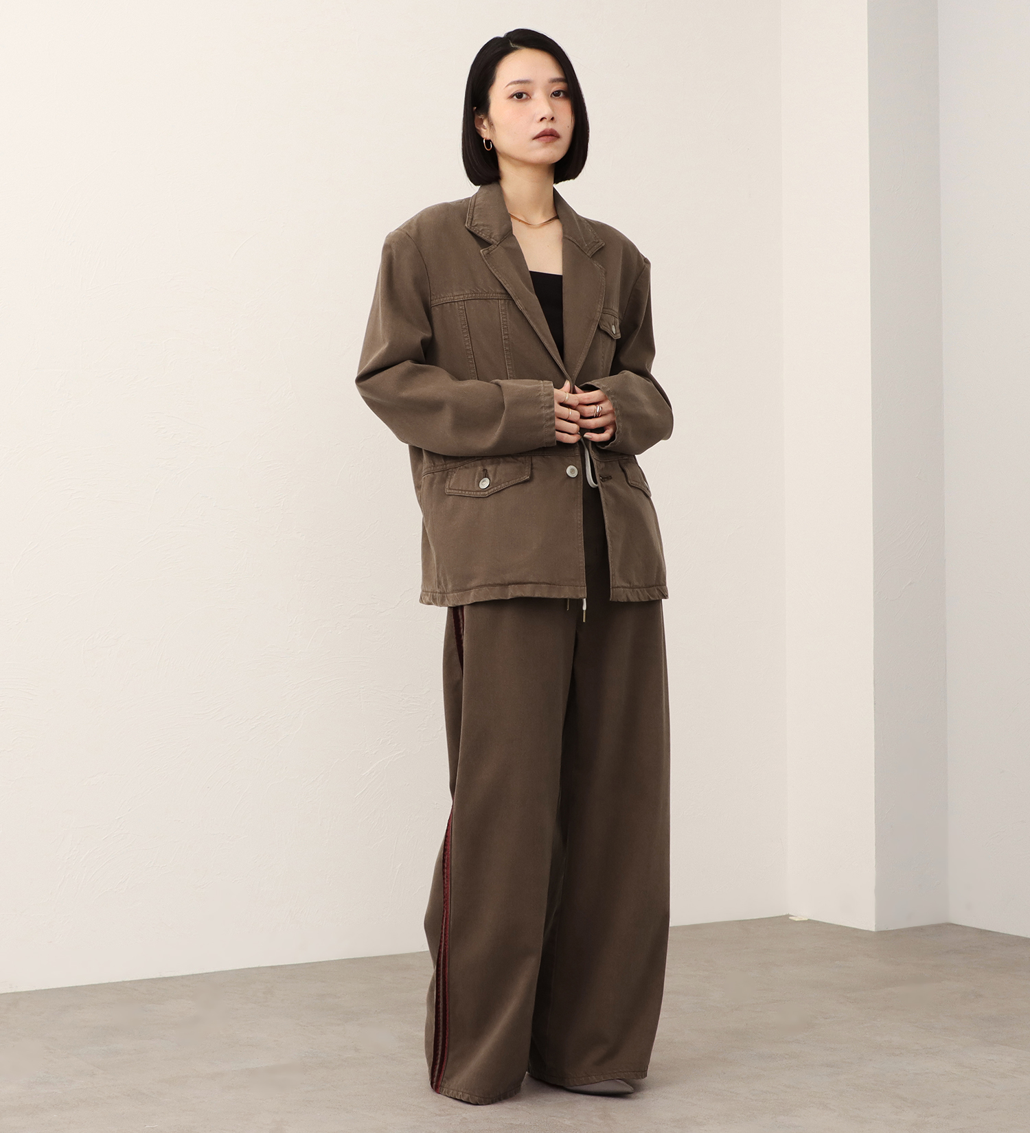 SOMETHING(サムシング)の【予約】atelier SOMETHING drape TAYLORED JACKET/ドレープテーラードデニムジャケット|ジャケット/アウター/テーラードジャケット/レディース|ブラウン