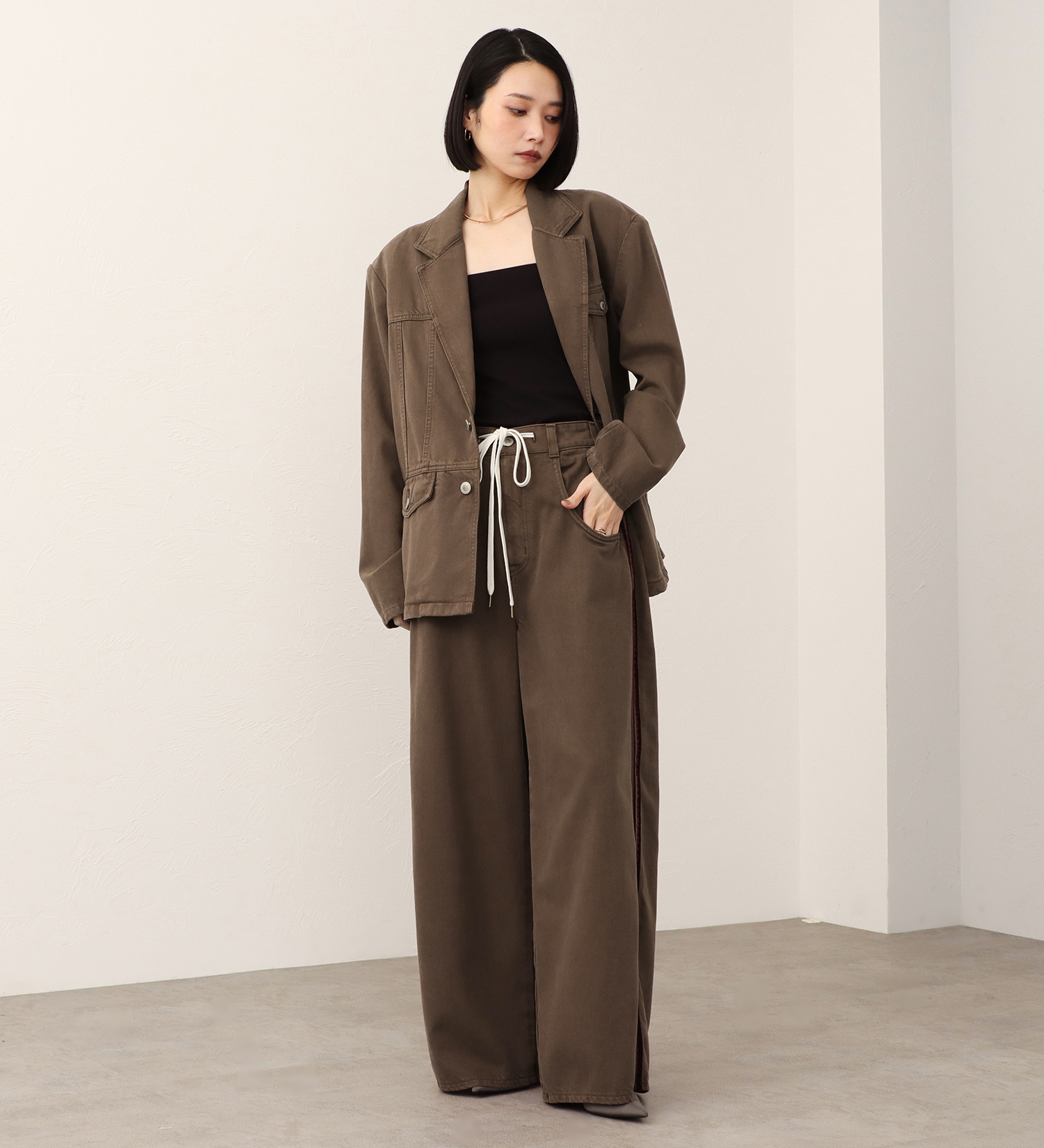 SOMETHING(サムシング)の【予約】atelier SOMETHING drape TAYLORED JACKET/ドレープテーラードデニムジャケット|ジャケット/アウター/テーラードジャケット/レディース|ブラウン