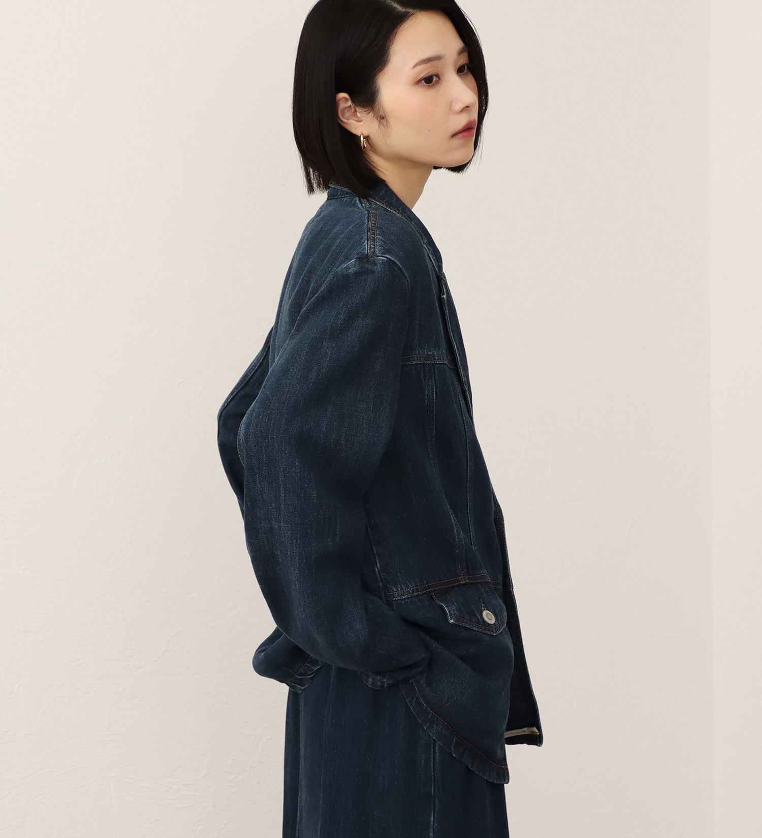 SOMETHING(サムシング)の【予約】atelier SOMETHING drape TAYLORED JACKET/ドレープテーラードデニムジャケット|ジャケット/アウター/テーラードジャケット/レディース|中色ブルー