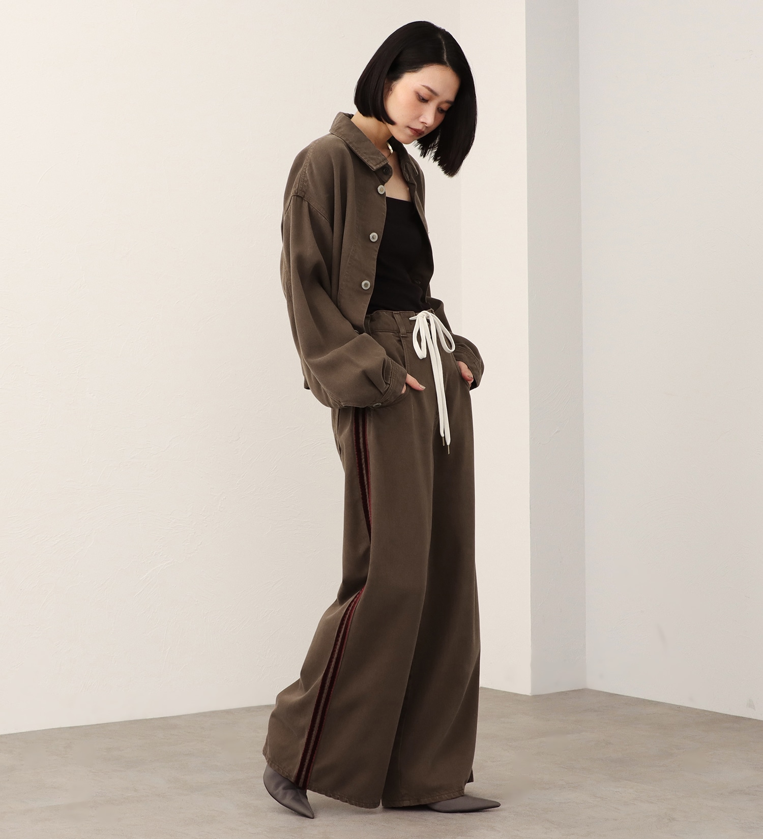 SOMETHING(サムシング)の【予約】atelier SOMETHING drape SHACKET/ドレープシャツジャケット|ジャケット/アウター/テーラードジャケット/レディース|ブラウン