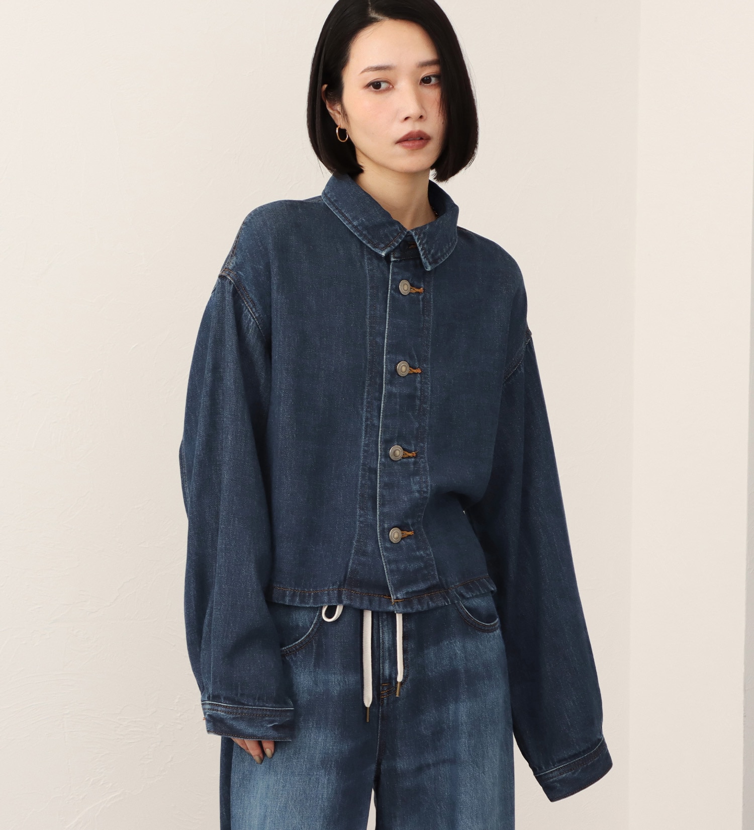 SOMETHING(サムシング)の【予約】atelier SOMETHING drape SHACKET/ドレープシャツジャケット|ジャケット/アウター/テーラードジャケット/レディース|中色ブルー