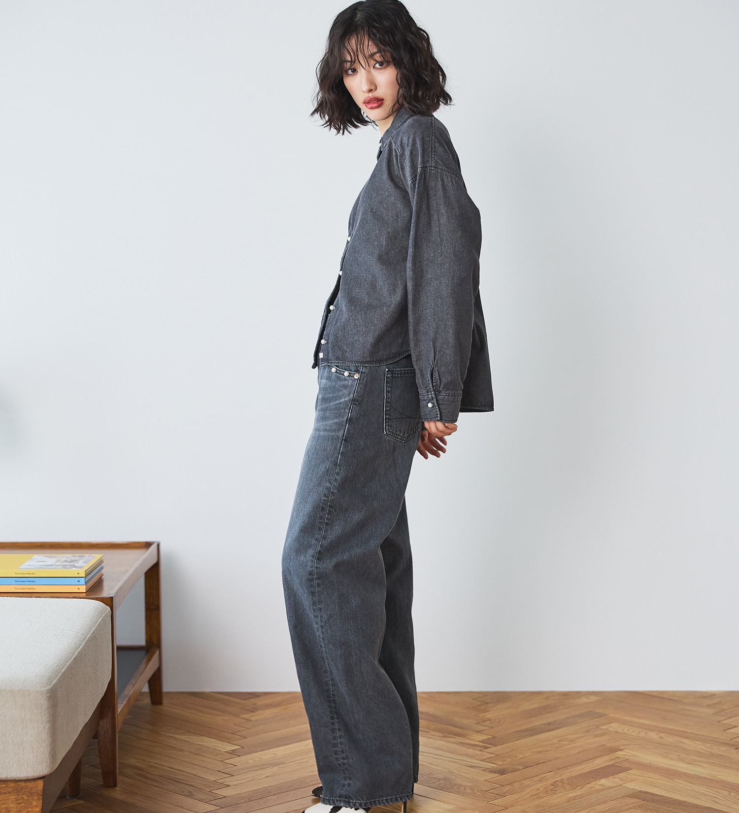 SOMETHING(サムシング)のSOMETHING ELSA ヴィンテージルーズストレートパールデニムパンツ|パンツ/デニム/ジーンズパンツ/レディース|ブラックデニム