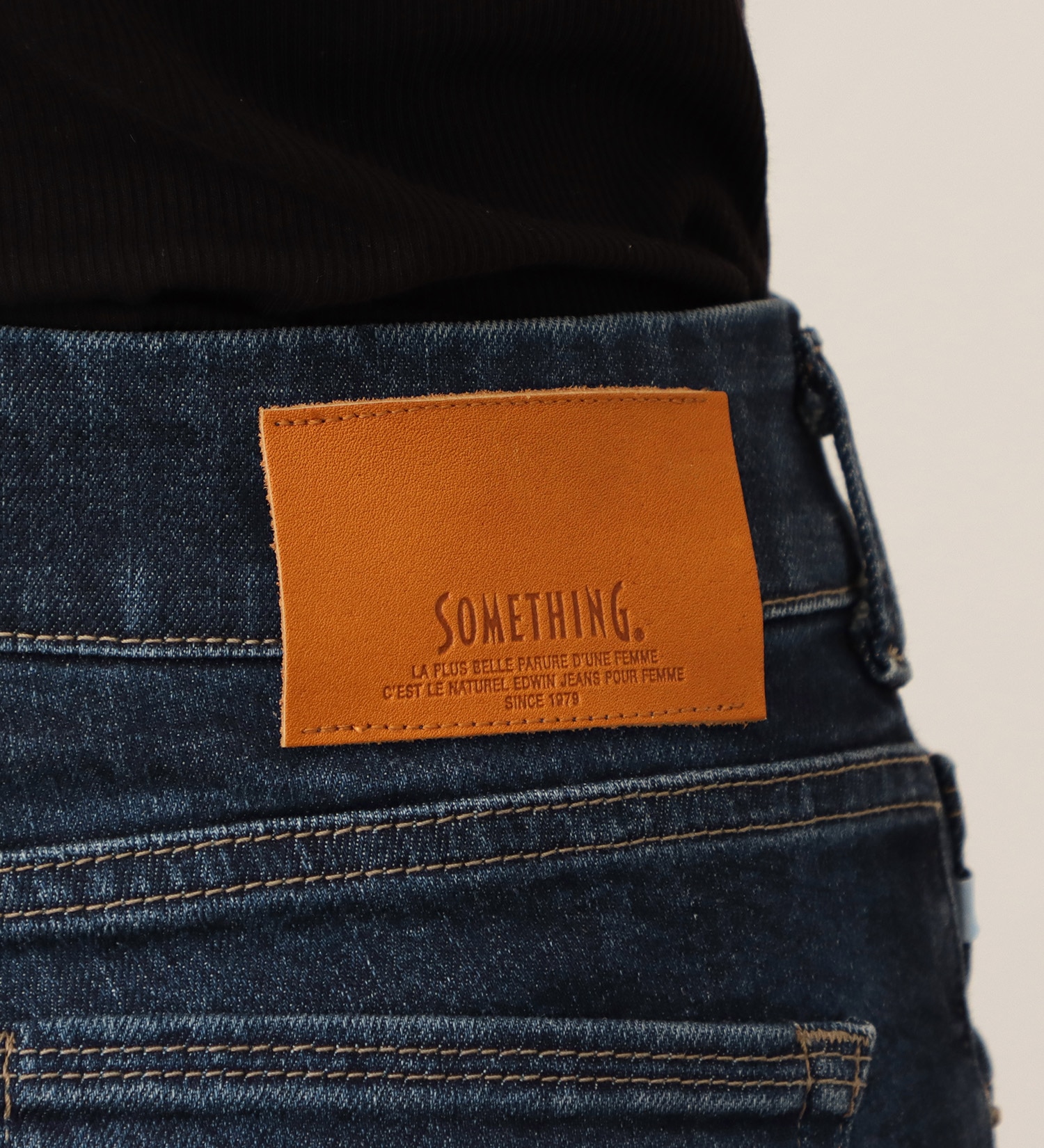 SOMETHING(サムシング)のSOMETHING LISA モアフレアデニムパンツ|パンツ/デニム/ジーンズパンツ/レディース|濃色ブルー
