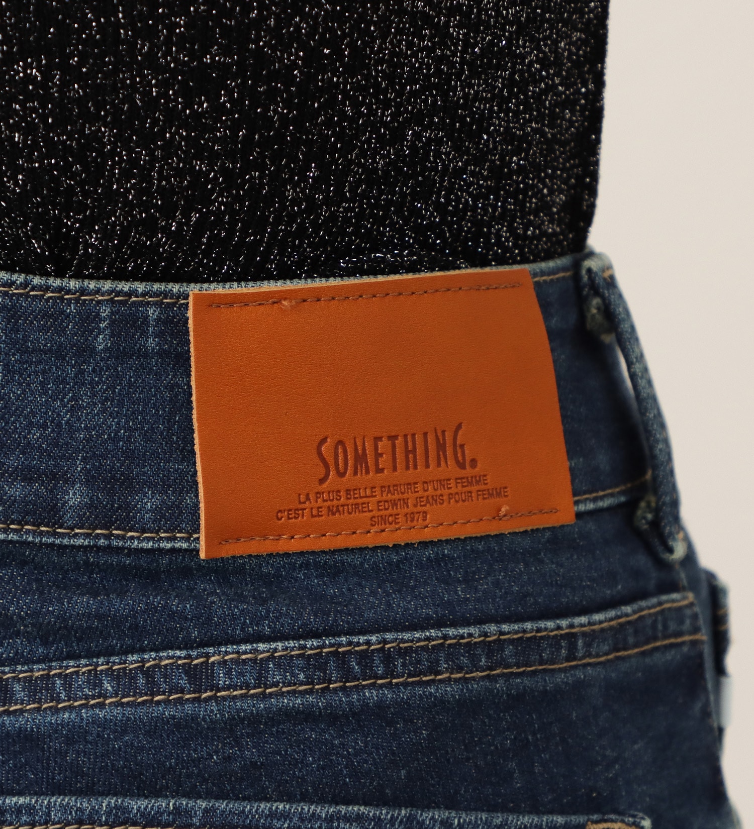 SOMETHING(サムシング)のSOMETHING LISA モアフレアデニムパンツ|パンツ/デニム/ジーンズパンツ/レディース|中色ブルー