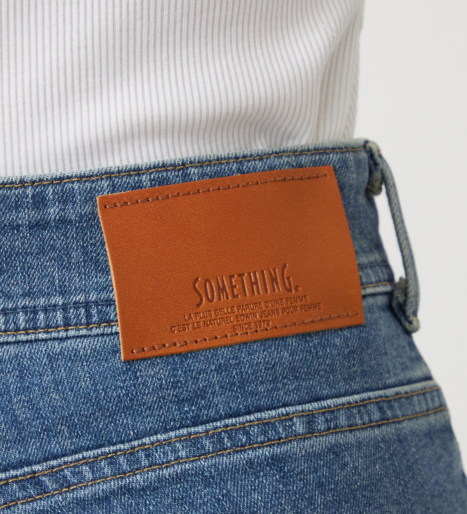 SOMETHING(サムシング)のSOMETHING LISA HIRISE BI-COLOR FLARE/ハイライズバイカラーフレアデニムパンツ|パンツ/デニム/ジーンズパンツ/レディース|淡色ブルー