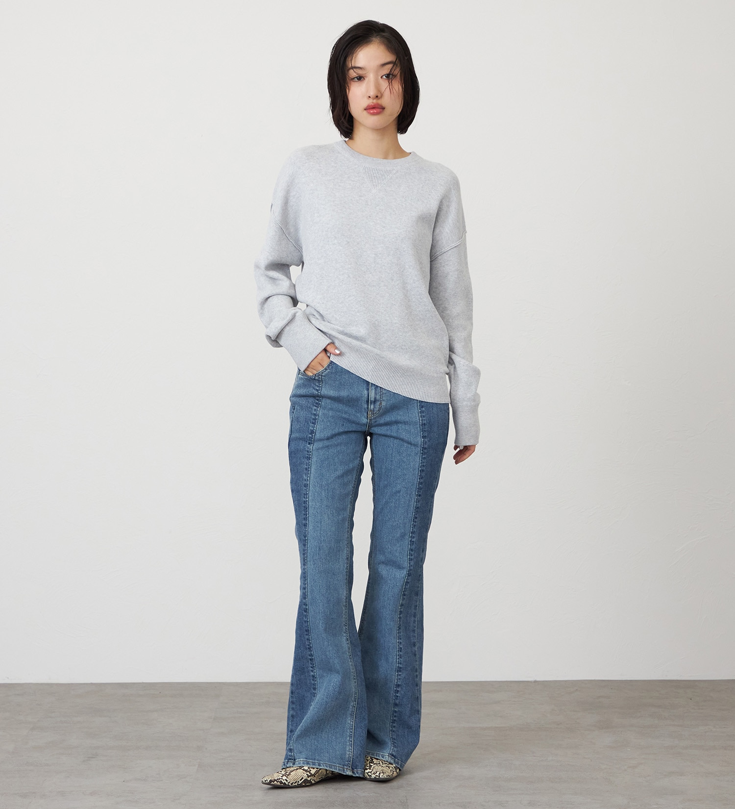 SOMETHING(サムシング)のSOMETHING LISA HIRISE BI-COLOR FLARE/ハイライズバイカラーフレアデニムパンツ|パンツ/デニム/ジーンズパンツ/レディース|淡色ブルー