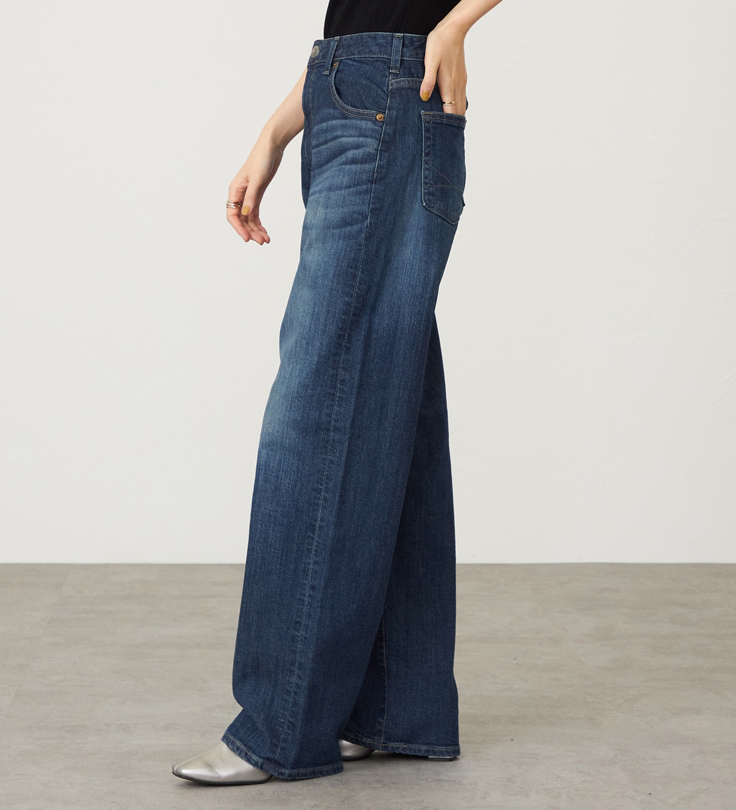 SOMETHING(サムシング)のSOMETHING ELSA LOOSE STRAIGHT/ルーズストレートデニムパンツ|パンツ/デニム/ジーンズパンツ/レディース|濃色ブルー