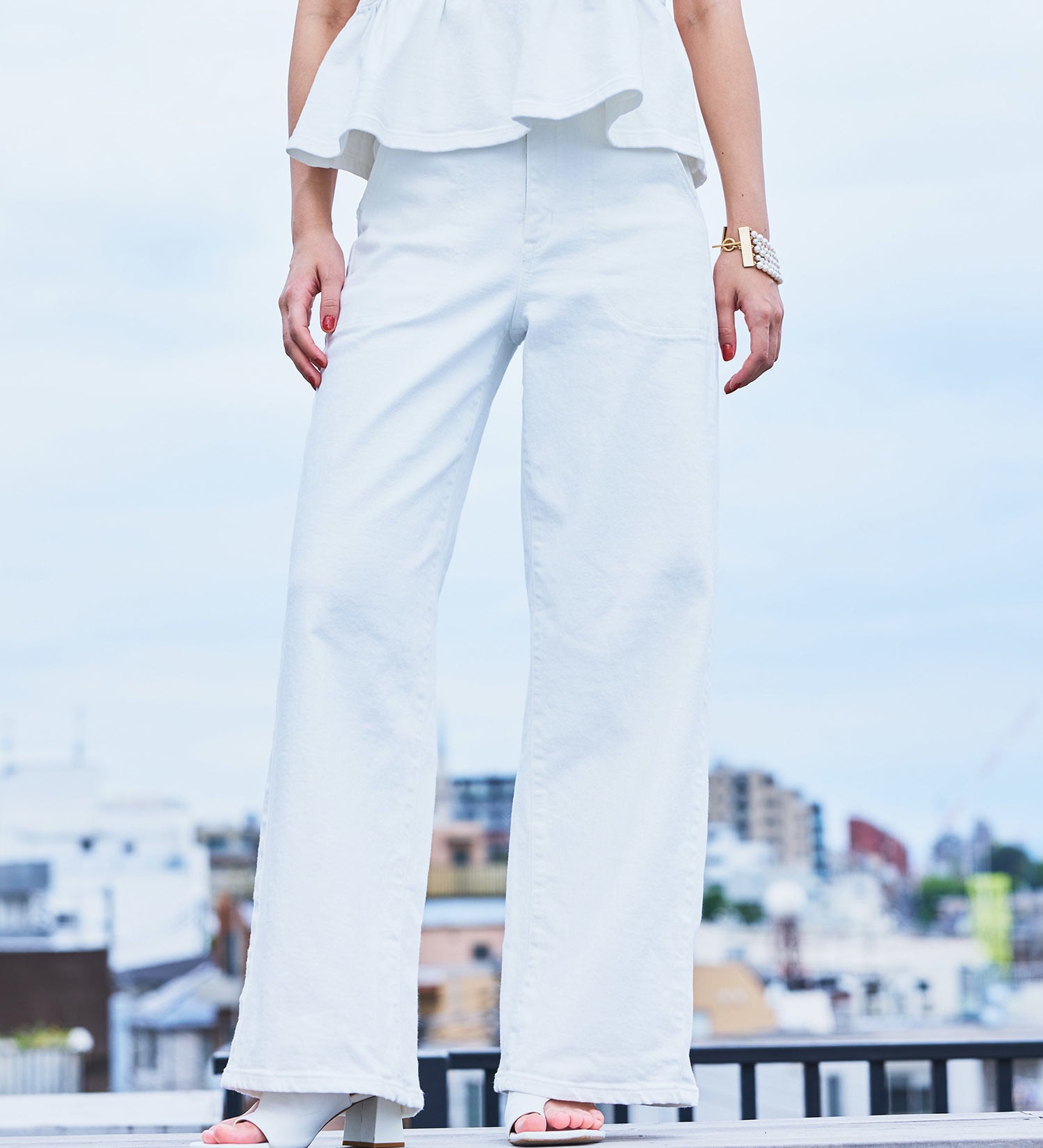 SOMETHING(サムシング)のSOMETHING LISAレースアップワイドデニムパンツ|パンツ/デニム/ジーンズパンツ/レディース|ホワイト