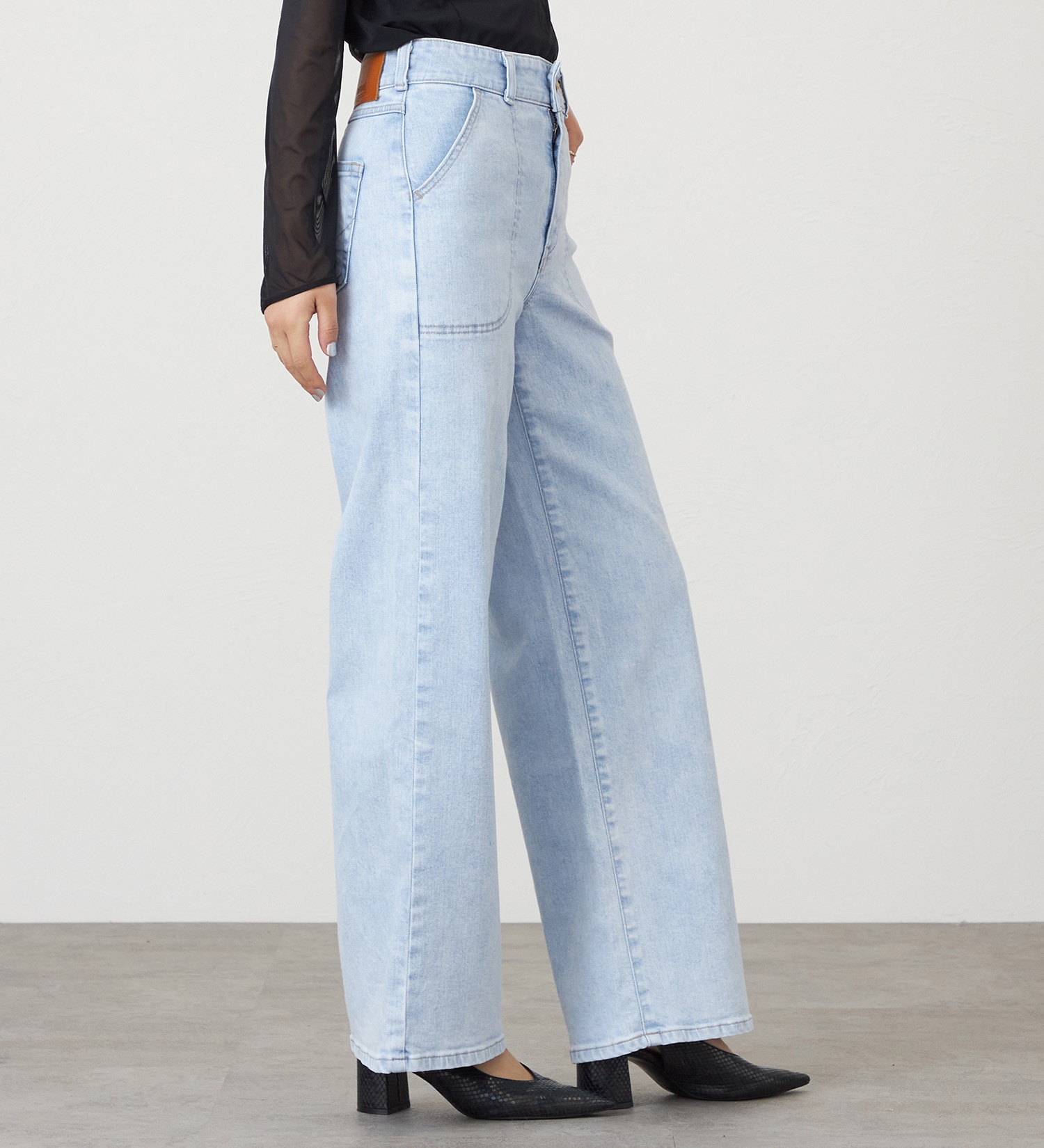 SOMETHING(サムシング)の【試着対象】SOMETHING LISAレースアップワイドデニムパンツ|パンツ/デニム/ジーンズパンツ/レディース|淡色ブルー2