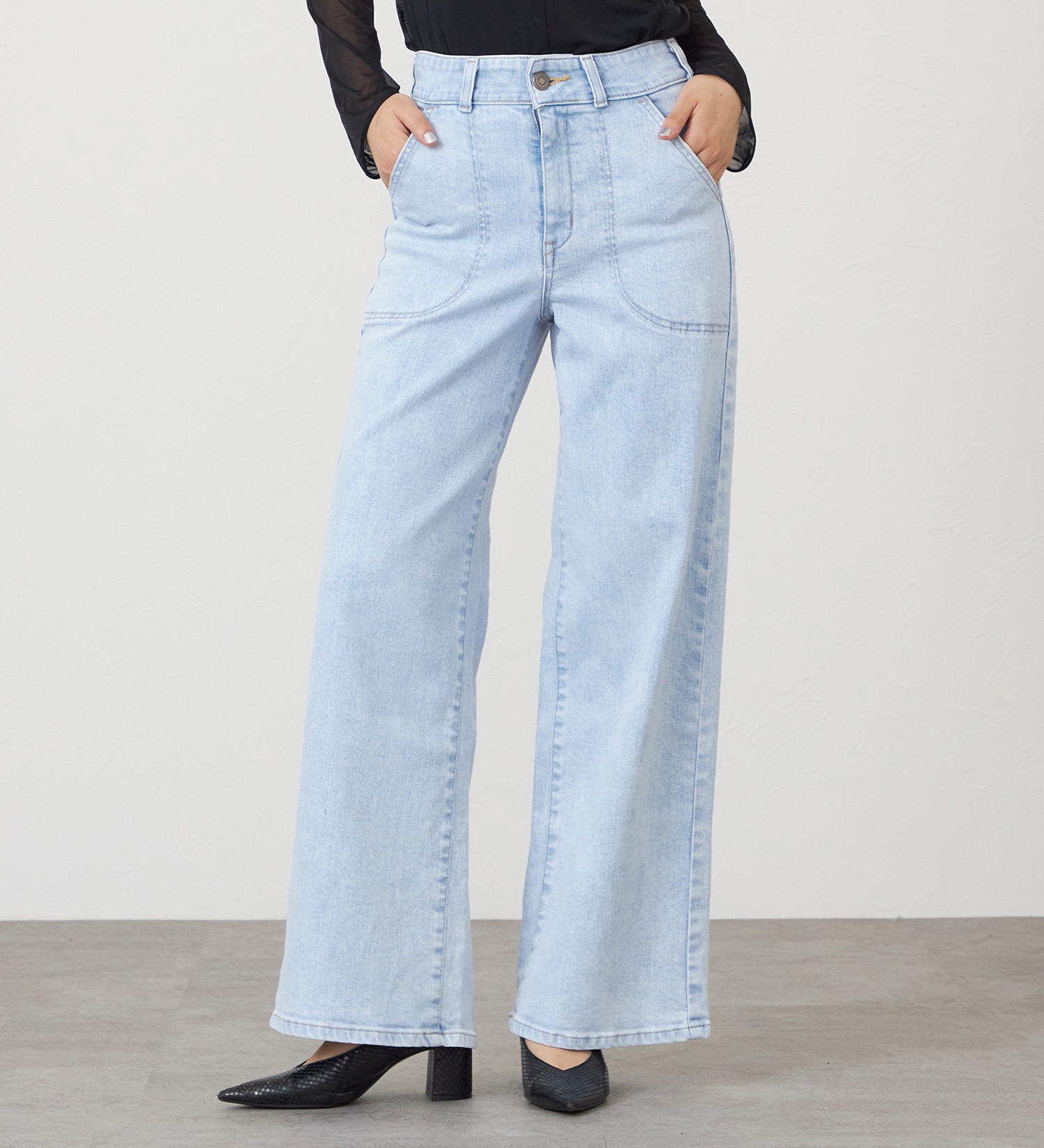 SOMETHING(サムシング)の【試着対象】SOMETHING LISAレースアップワイドデニムパンツ|パンツ/デニム/ジーンズパンツ/レディース|淡色ブルー2