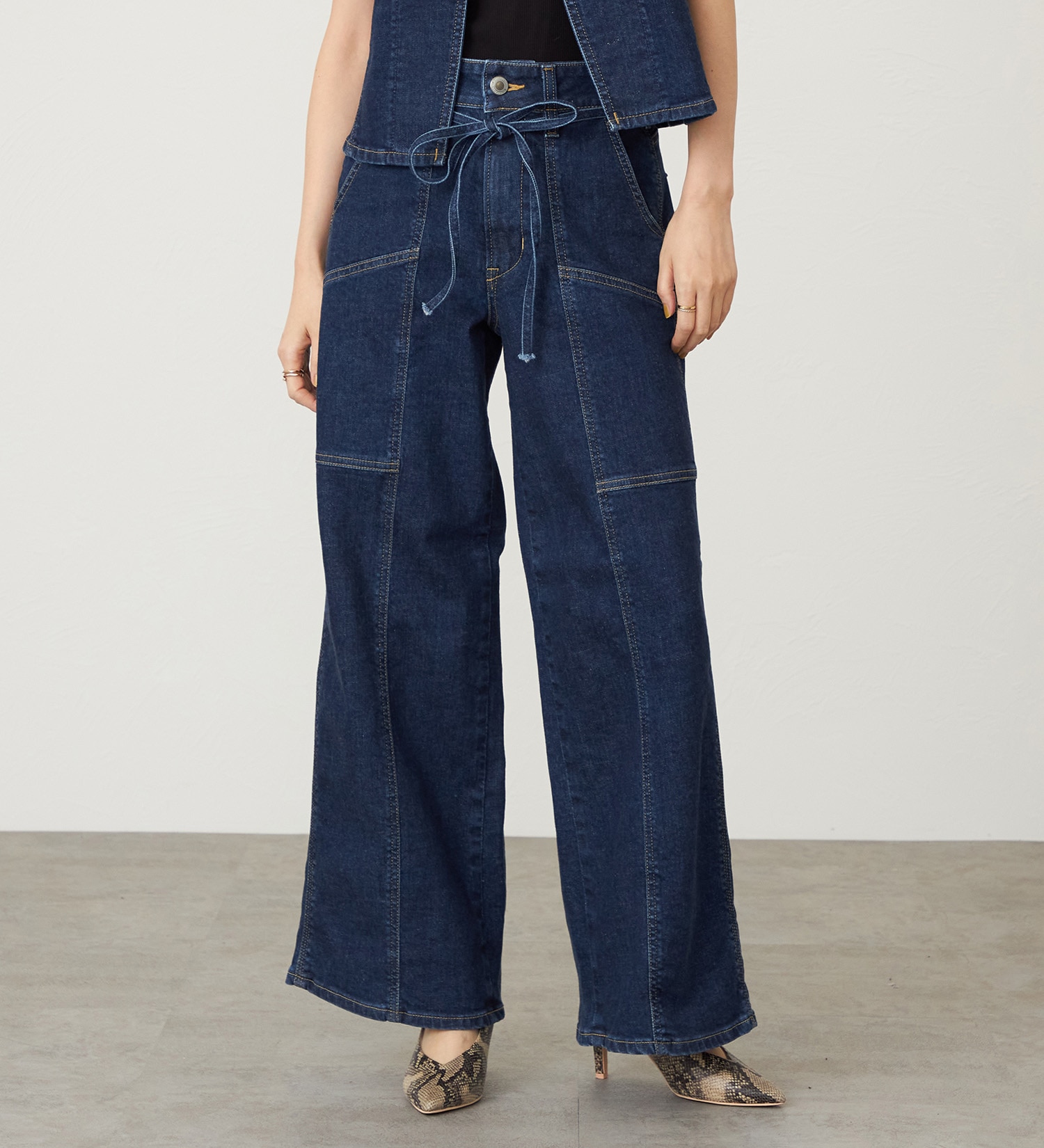 SOMETHING(サムシング)のSOMETHING LISA BELTED WIDE/ワイドデニムパンツ|パンツ/デニム/ジーンズパンツ/レディース|濃色ブルー