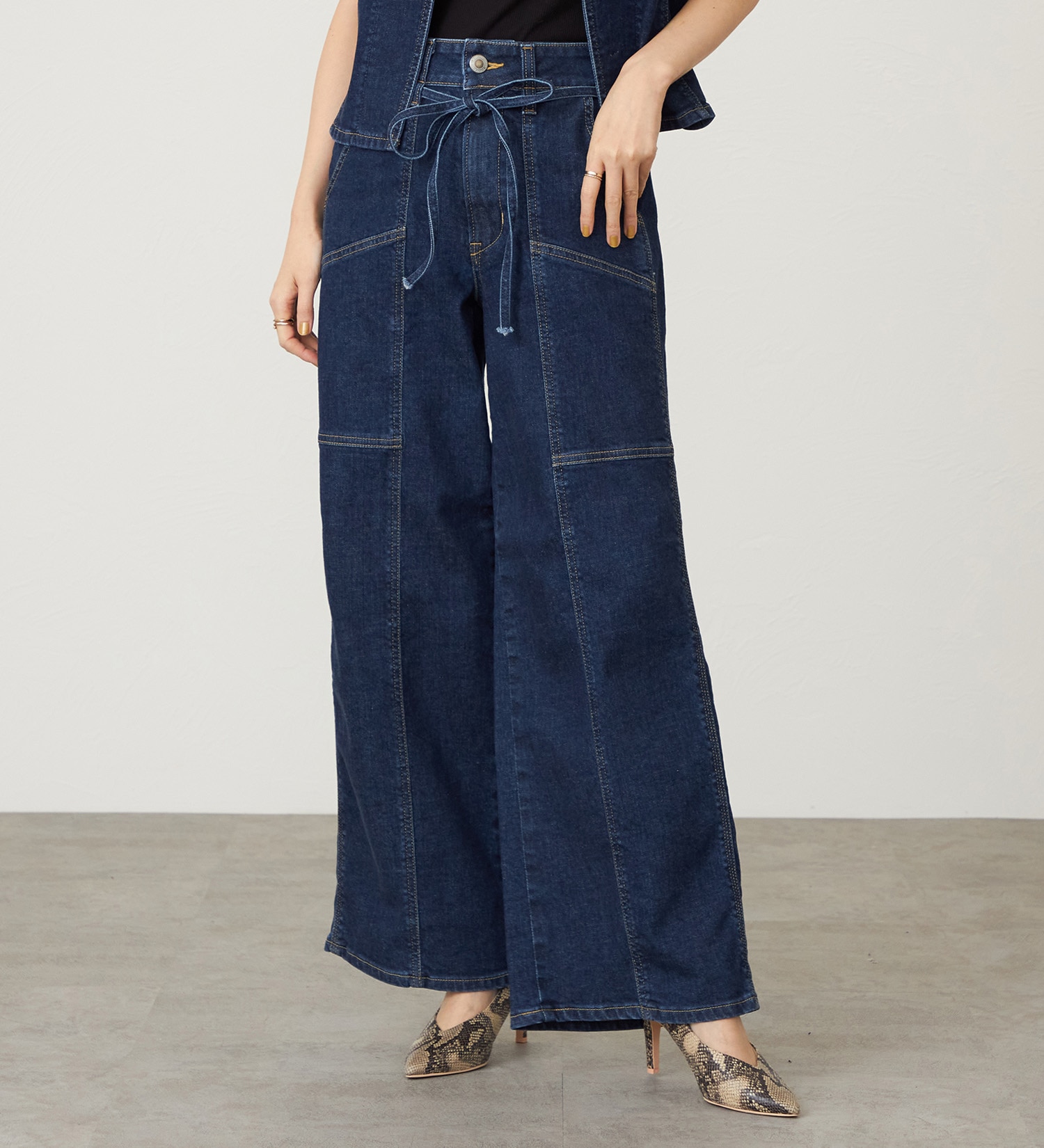 SOMETHING(サムシング)のSOMETHING LISA BELTED WIDE/ワイドデニムパンツ|パンツ/デニム/ジーンズパンツ/レディース|濃色ブルー