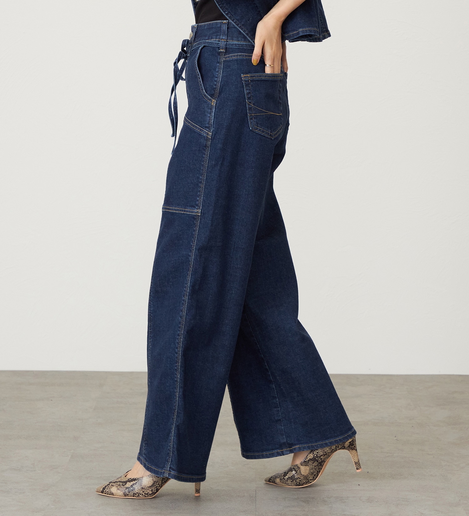 SOMETHING(サムシング)のSOMETHING LISA BELTED WIDE/ワイドデニムパンツ|パンツ/デニム/ジーンズパンツ/レディース|濃色ブルー