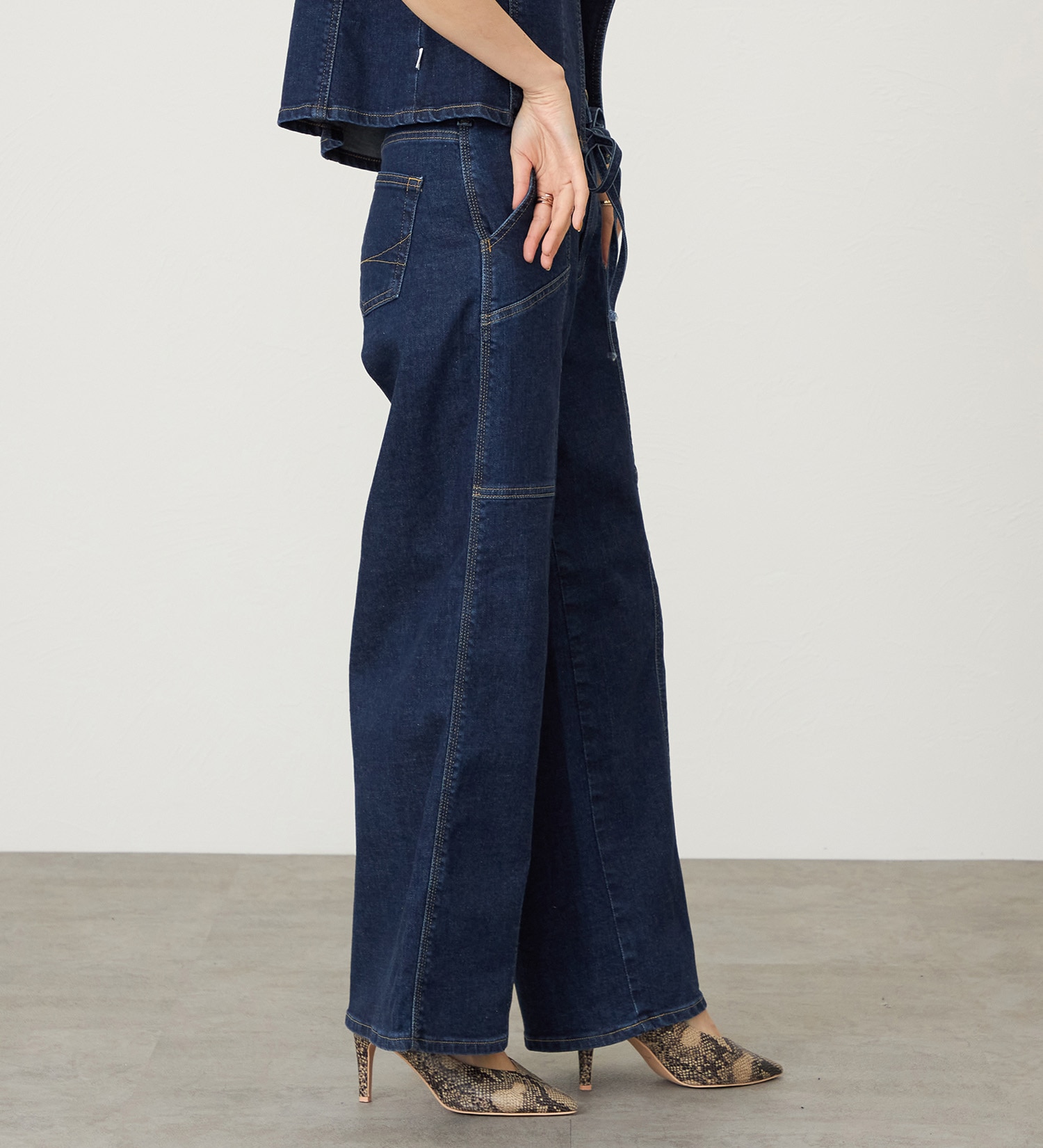 SOMETHING(サムシング)のSOMETHING LISA BELTED WIDE/ワイドデニムパンツ|パンツ/デニム/ジーンズパンツ/レディース|濃色ブルー