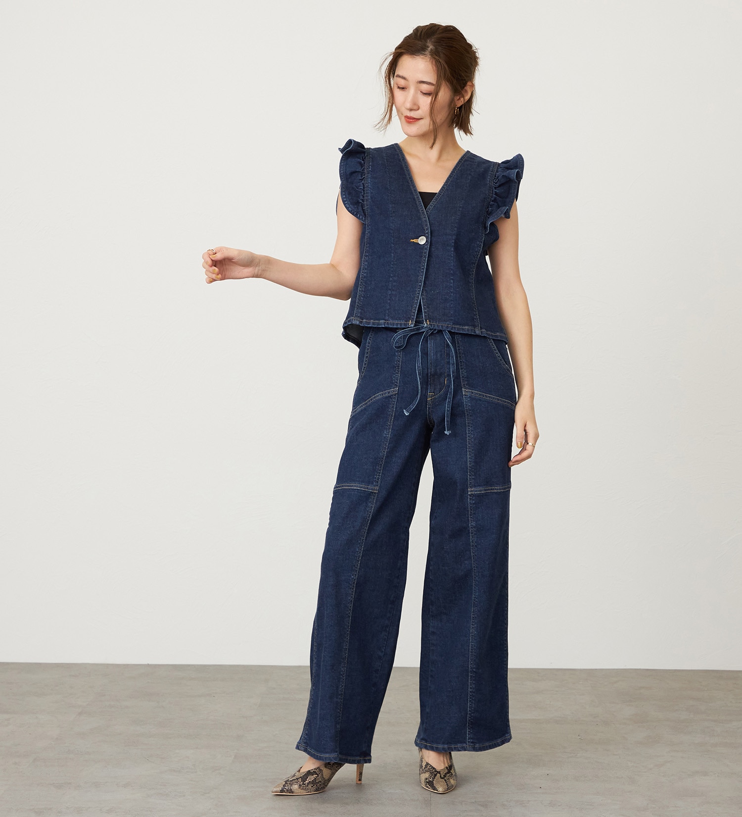 SOMETHING(サムシング)のSOMETHING LISA BELTED WIDE/ワイドデニムパンツ|パンツ/デニム/ジーンズパンツ/レディース|濃色ブルー