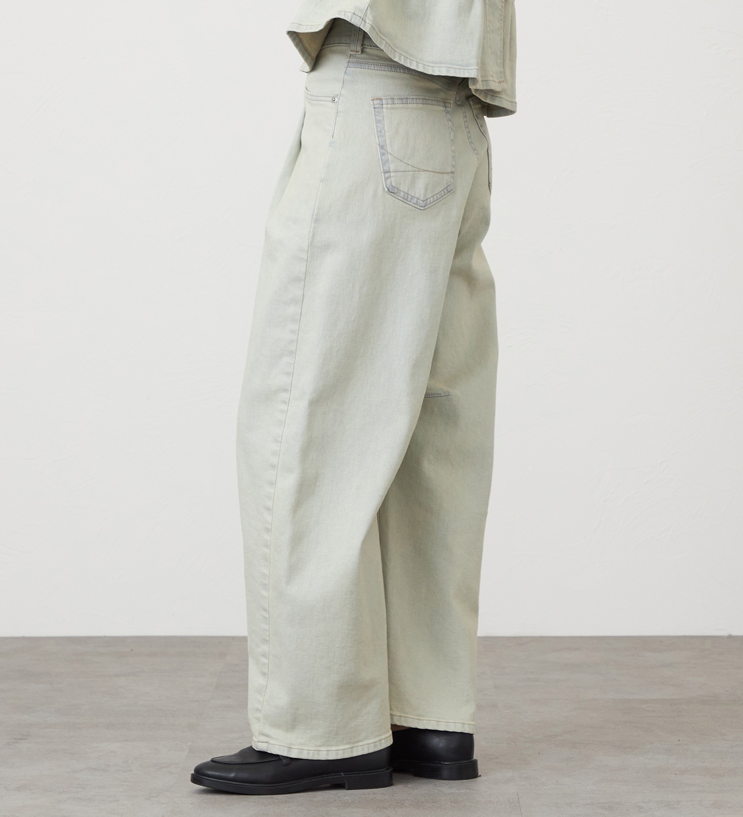 SOMETHING(サムシング)のSOMETHING HANAタックカーブデニムパンツ|パンツ/デニム/ジーンズパンツ/レディース|ベージュ