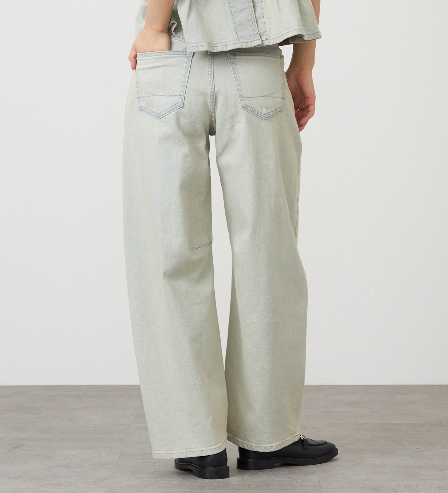 SOMETHING(サムシング)のSOMETHING HANAタックカーブデニムパンツ|パンツ/デニム/ジーンズパンツ/レディース|ベージュ