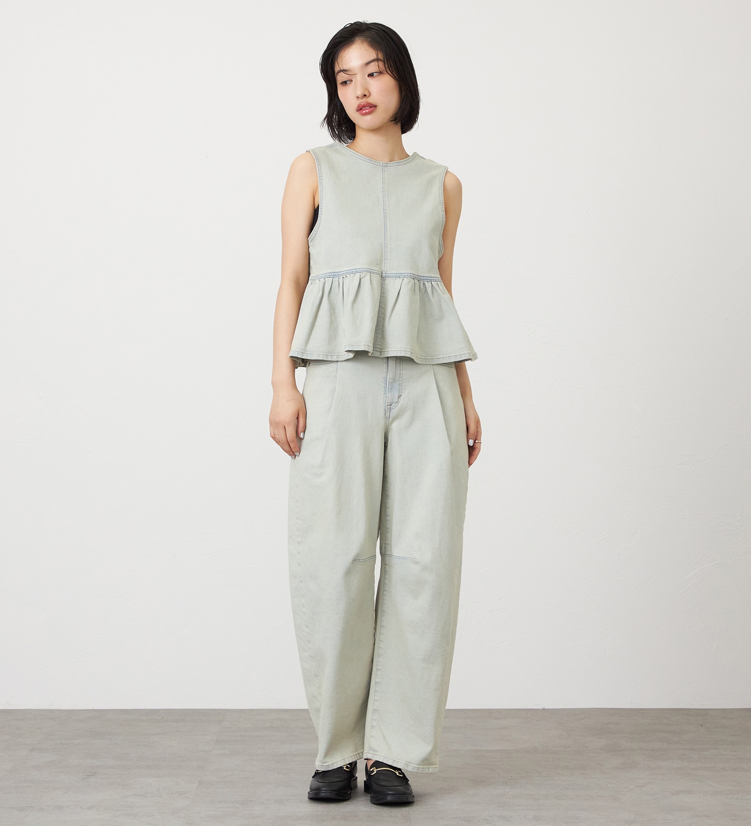 SOMETHING(サムシング)のSOMETHING HANAタックカーブデニムパンツ|パンツ/デニム/ジーンズパンツ/レディース|ベージュ