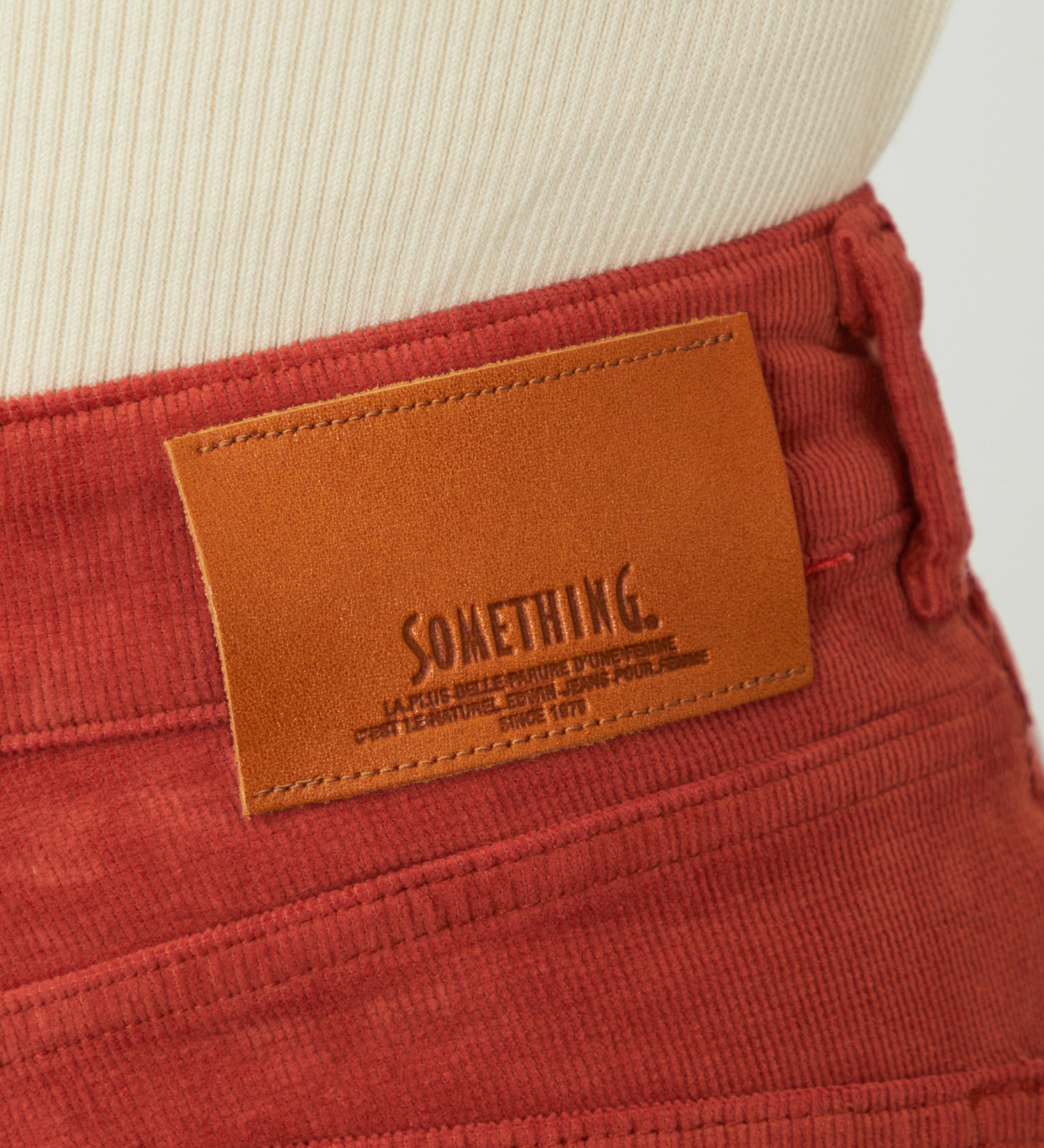 SOMETHING(サムシング)のSOMETHING HANAタックカーブデニムパンツ【コーデュロイ】|パンツ/デニム/ジーンズパンツ/レディース|オレンジ