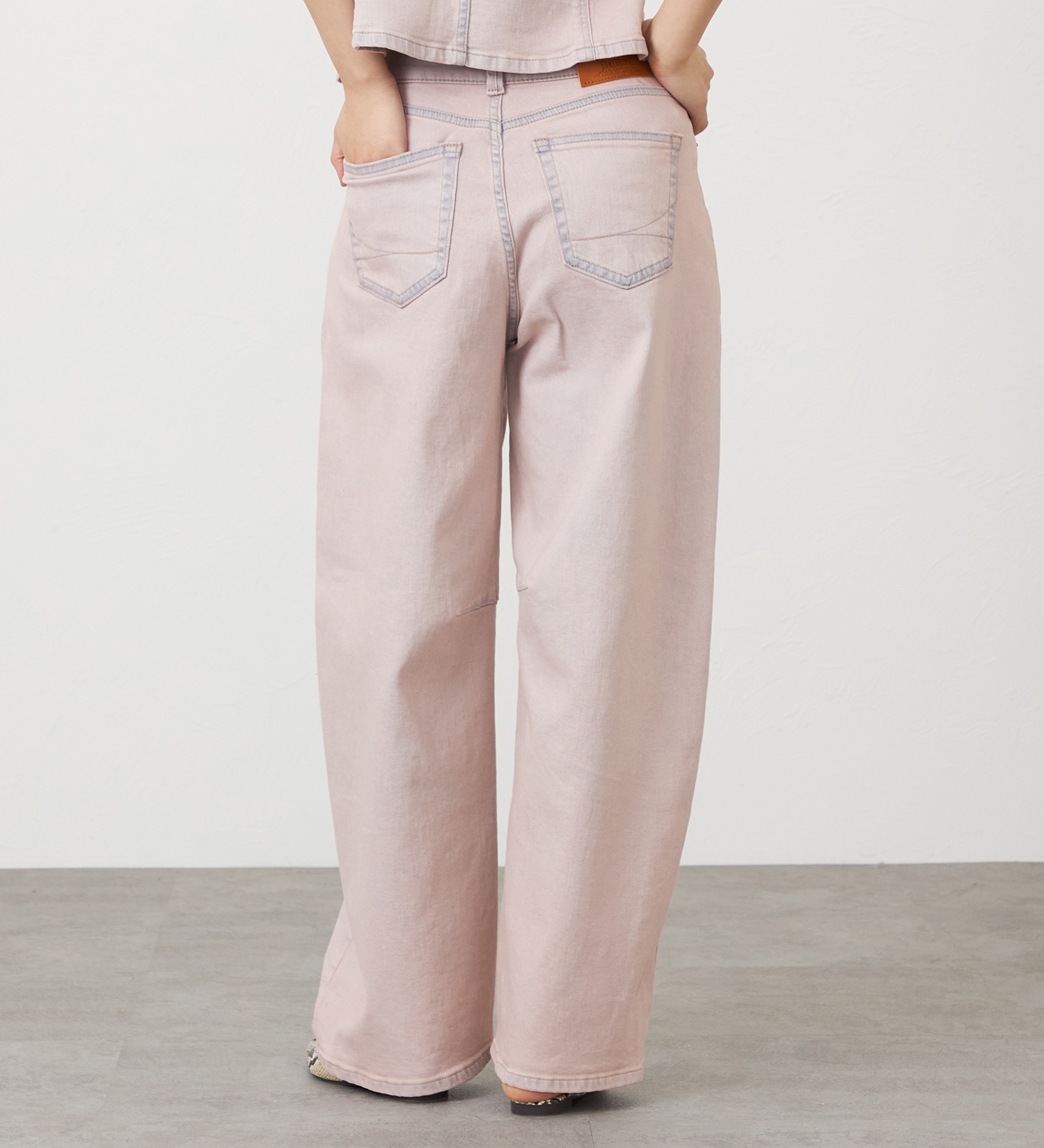 SOMETHING(サムシング)のSOMETHING HANAタックカーブデニムパンツ|パンツ/デニム/ジーンズパンツ/レディース|ピンク