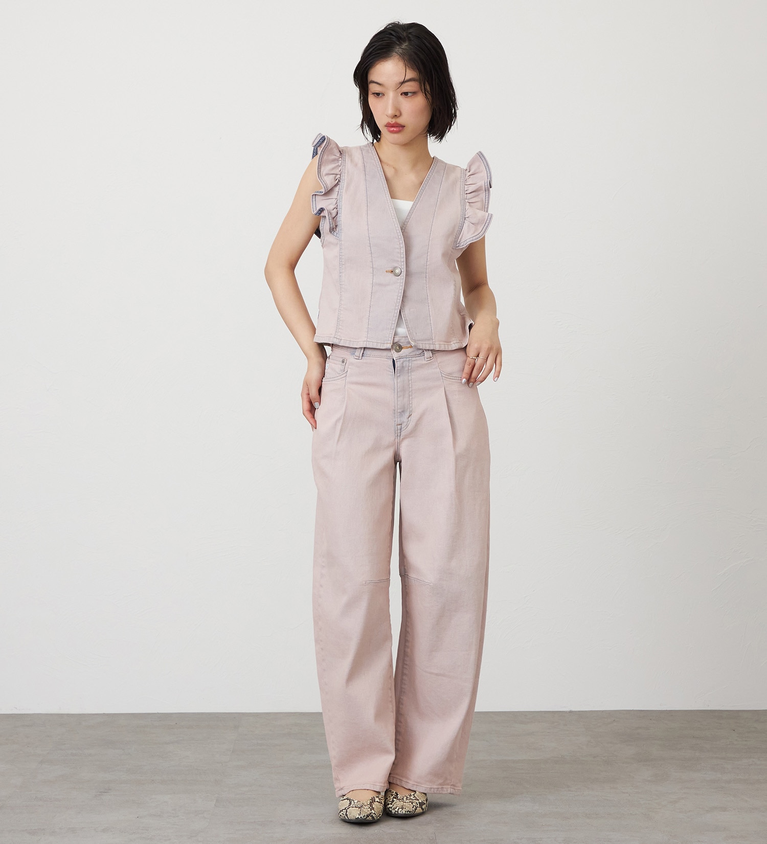 SOMETHING(サムシング)のSOMETHING HANAタックカーブデニムパンツ|パンツ/デニム/ジーンズパンツ/レディース|ピンク