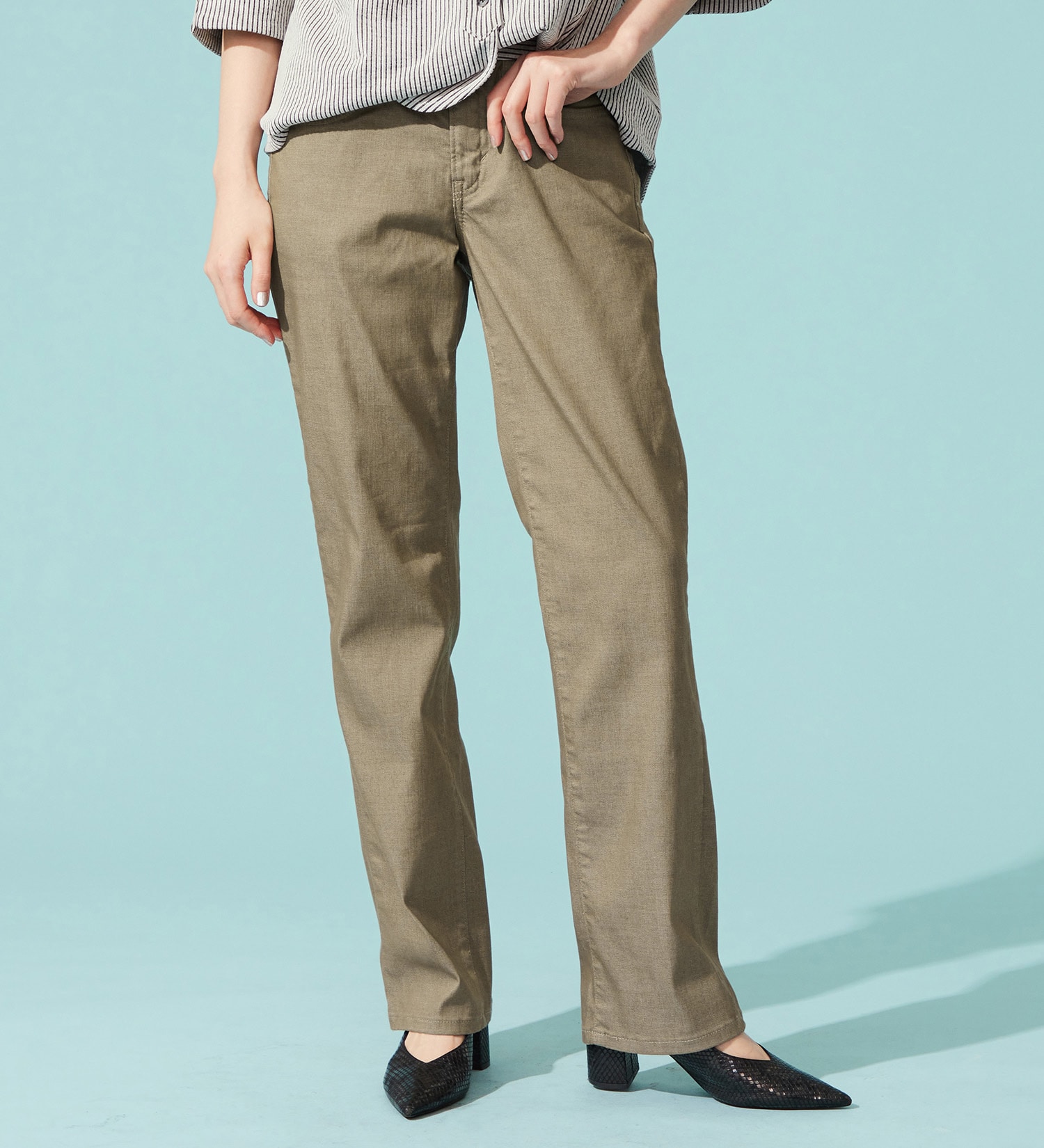 SOMETHING(サムシング)の【百貨店・直営店限定】SOMETHING ete ストレードデニムパンツ【夏用/COOL/涼/抗菌/防臭/制菌】|パンツ/パンツ/レディース|カーキ