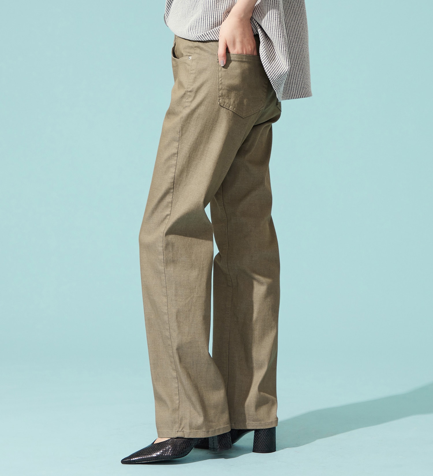 SOMETHING(サムシング)の【百貨店・直営店限定】SOMETHING ete ストレードデニムパンツ【夏用/COOL/涼/抗菌/防臭/制菌】|パンツ/パンツ/レディース|カーキ