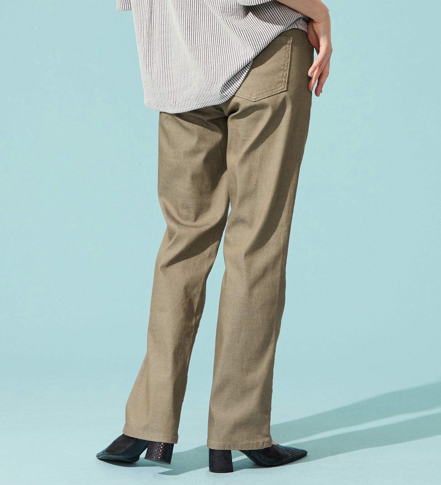 SOMETHING(サムシング)の【百貨店・直営店限定】SOMETHING ete ストレードデニムパンツ【夏用/COOL/涼/抗菌/防臭/制菌】|パンツ/パンツ/レディース|カーキ