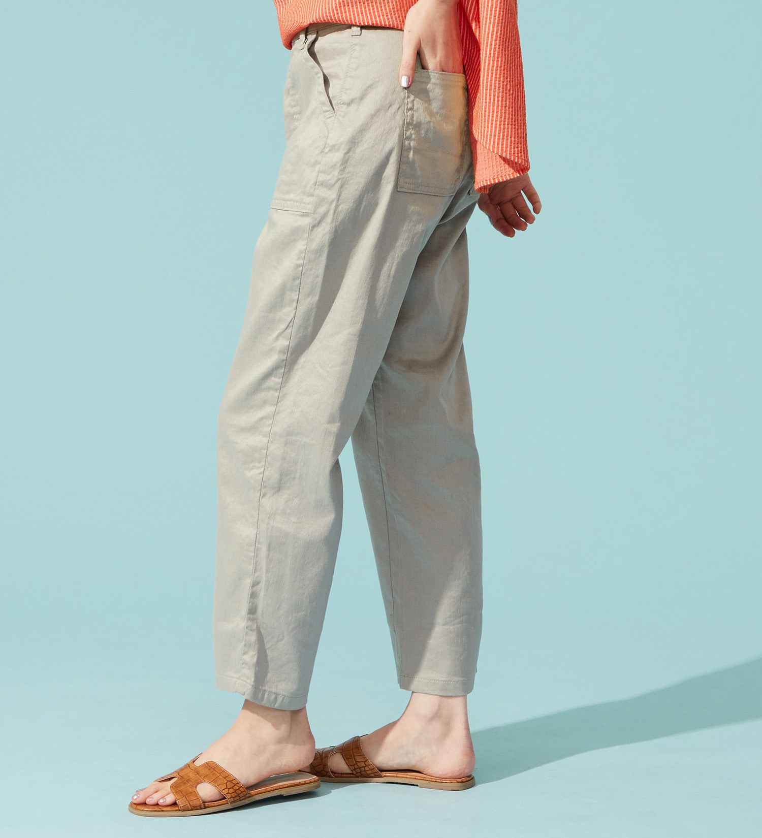 SOMETHING(サムシング)の【試着対象】【百貨店・直営店限定】SOMETHING ete テーパードベイカーデニムパンツ【夏用/COOL/涼/抗菌/防臭/制菌】|パンツ/パンツ/レディース|シルバーグレー