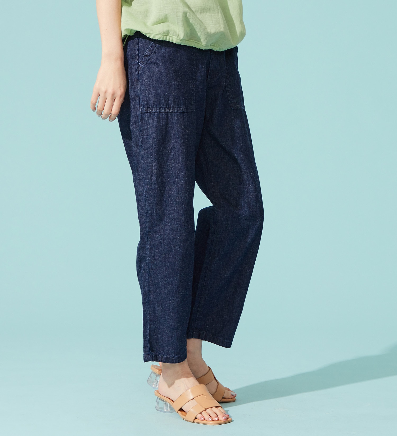 SOMETHING(サムシング)の【試着対象】【百貨店・直営店限定】SOMETHING ete テーパードベイカーデニムパンツ【夏用/COOL/涼/抗菌/防臭/制菌】|パンツ/デニム/ジーンズパンツ/レディース|中色ブルー