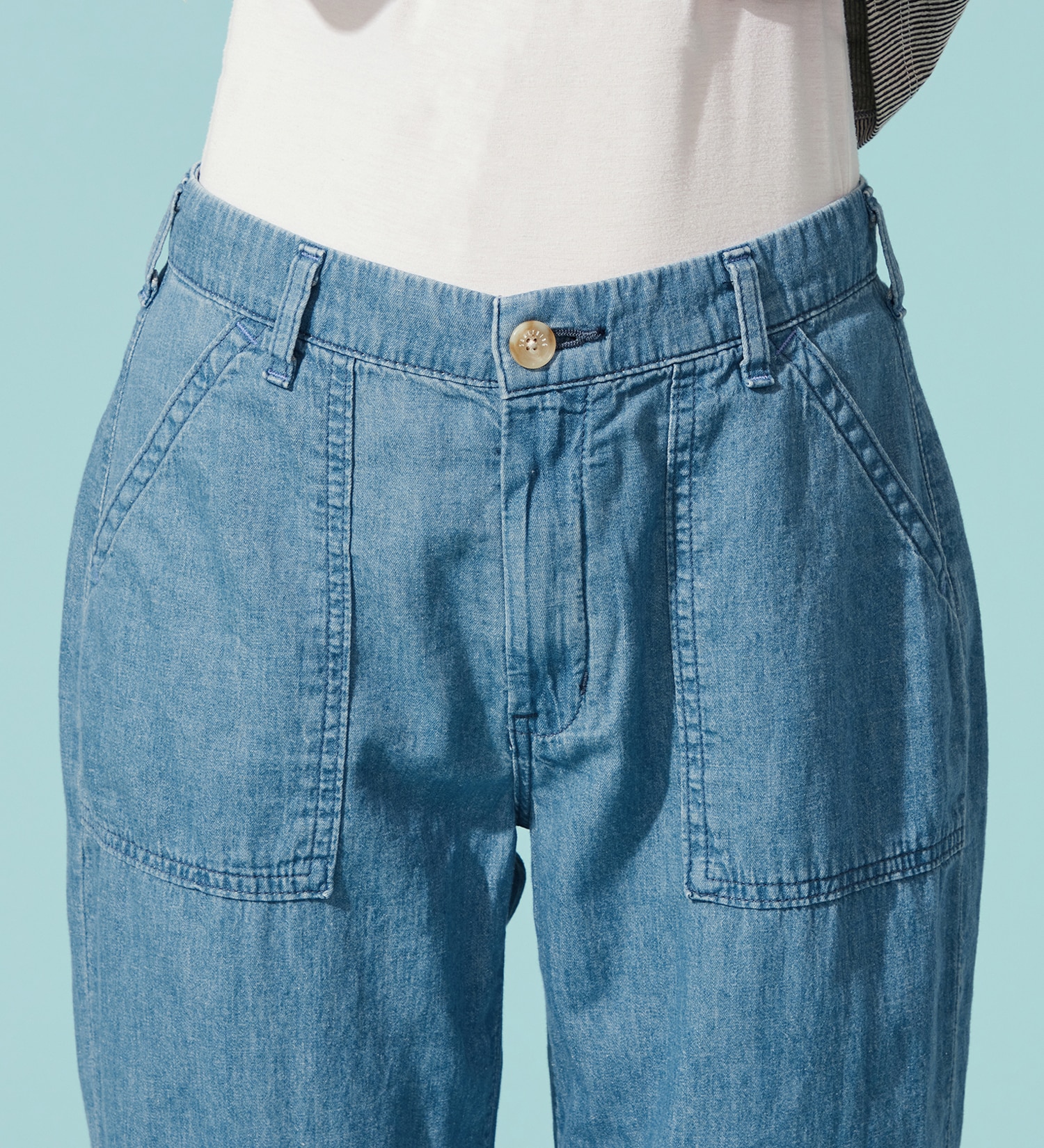 SOMETHING(サムシング)の【試着対象】【百貨店・直営店限定】SOMETHING ete テーパードベイカーデニムパンツ【夏用/COOL/涼/抗菌/防臭/制菌】|パンツ/デニム/ジーンズパンツ/レディース|淡色ブルー