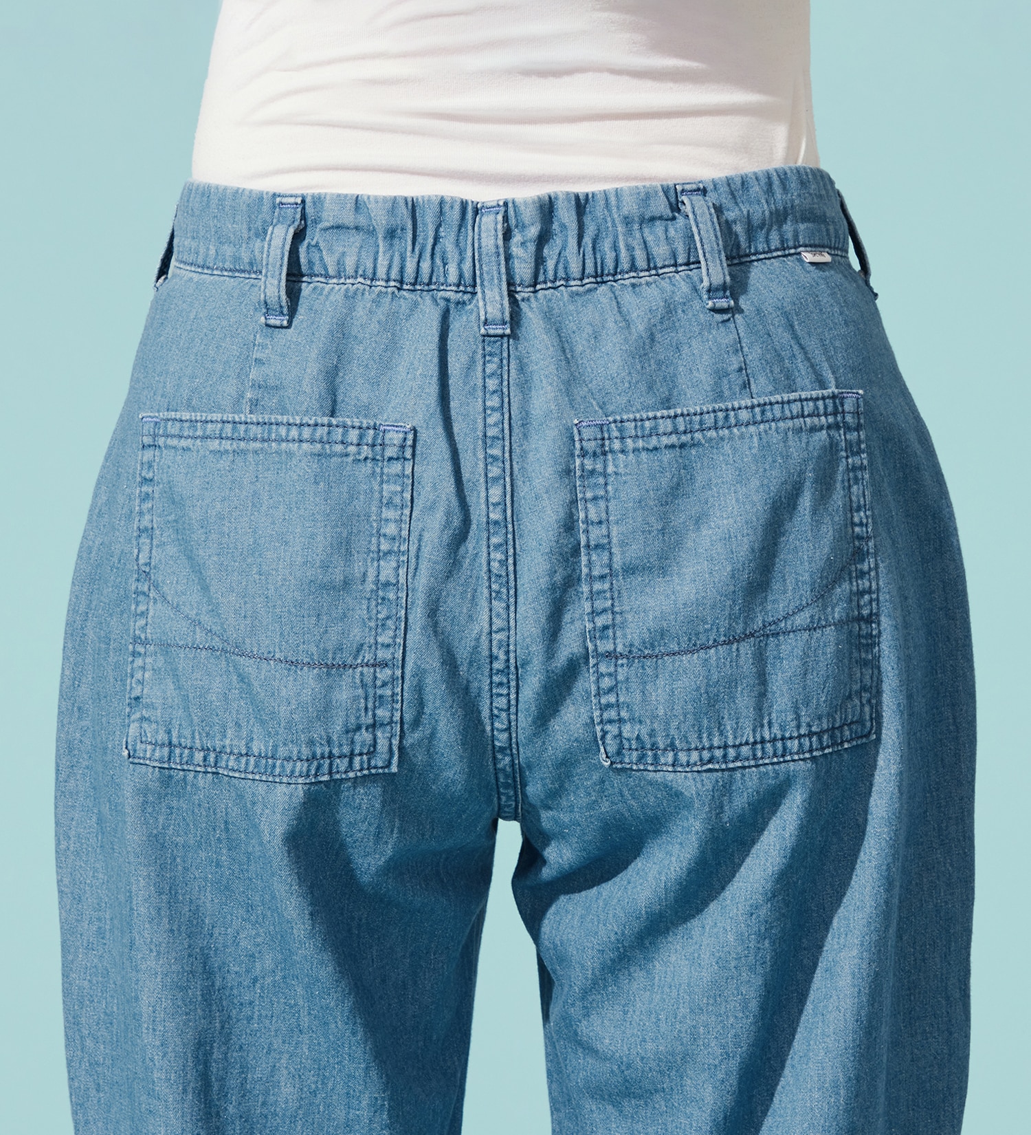 SOMETHING(サムシング)の【試着対象】【百貨店・直営店限定】SOMETHING ete テーパードベイカーデニムパンツ【夏用/COOL/涼/抗菌/防臭/制菌】|パンツ/デニム/ジーンズパンツ/レディース|淡色ブルー