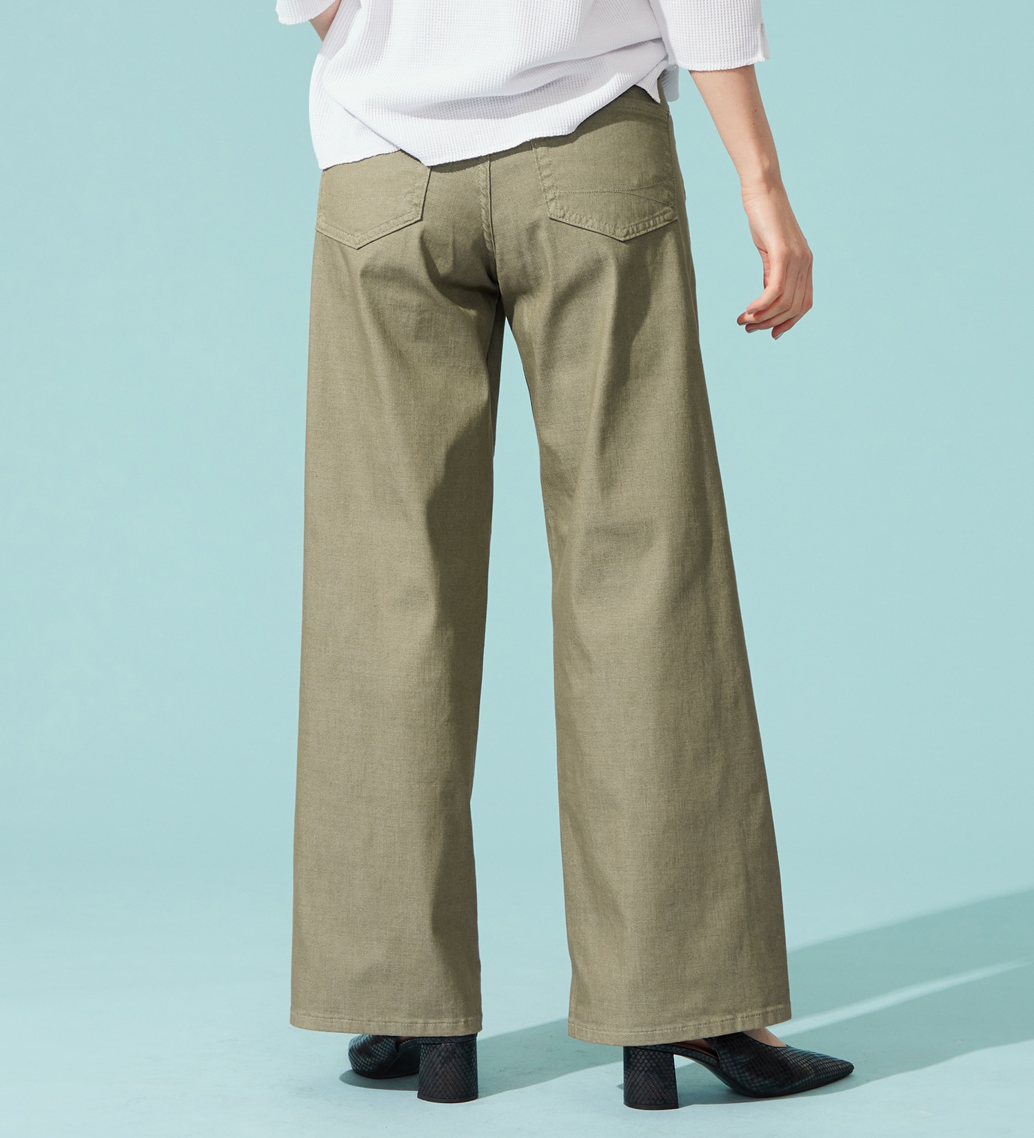 SOMETHING(サムシング)の【百貨店・直営店限定】SOMETHING ete セミワイドデニムパンツ【夏用/COOL/涼/抗菌/防臭/制菌】|パンツ/デニム/ジーンズパンツ/レディース|カーキ